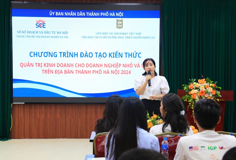 Khai giảng lớp đào tạo kiến thức Quản trị Kinh doanh cho doanh nghiệp nhỏ và vừa trên địa bàn Thành phố Hà Nội 2024.