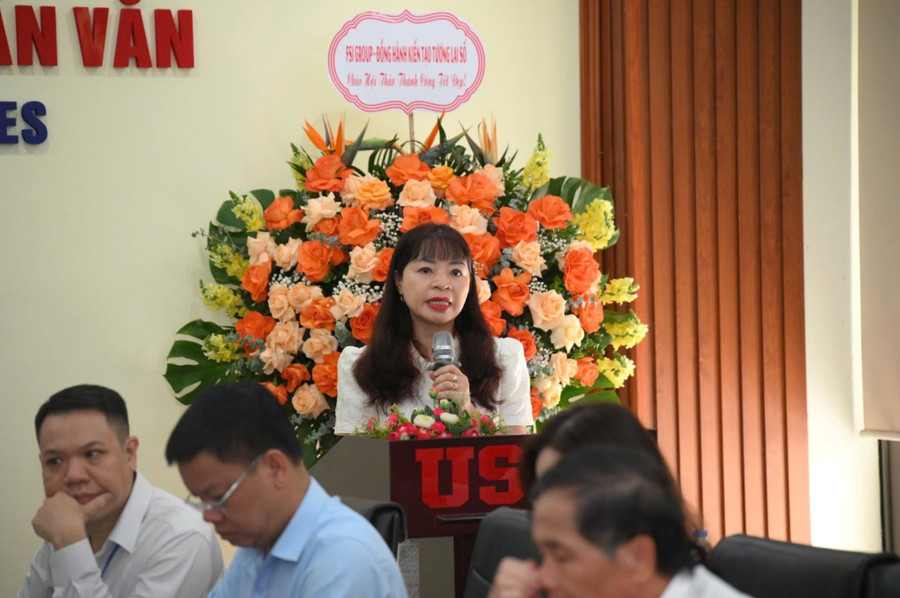 PGS.TS Đặng Thị Thu Hương, Phó Hiệu trưởng Trường Đại học Khoa học Xã hội và Nhân văn, Đại học Quốc gia Hà Nội phát biểu tại hội thảo. img-7232.jpg