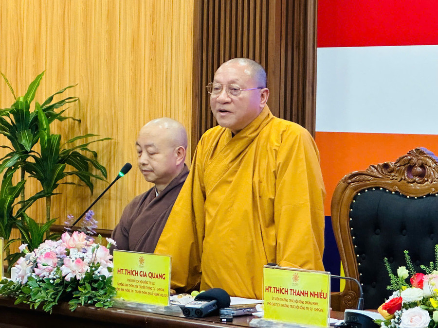 Hòa thượng Thích Gia Quang - Phó Chủ tịch Hội đồng Trị sự, Trưởng Ban Thông tin - Truyền thông Trung ương Giáo hội Phật giáo Việt Nam phát biểu tại họp báo.