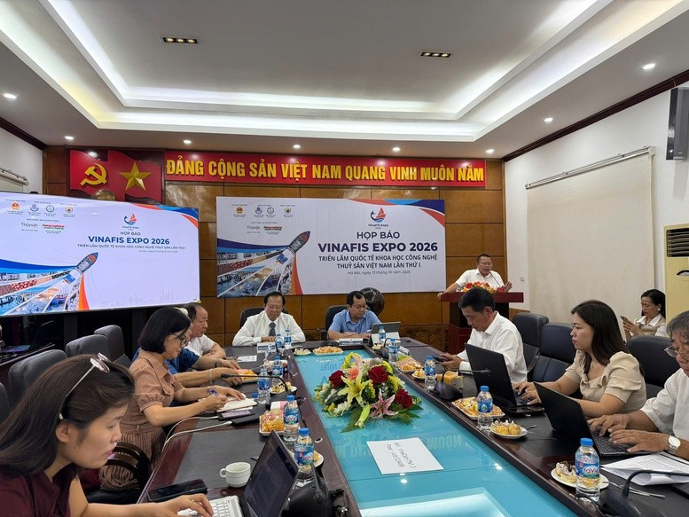 Toàn cảnh buổi họp báo. z71116357229134b2007ecb44ee4f08bad53cb0ff964af-17603492977671558240570.jpg