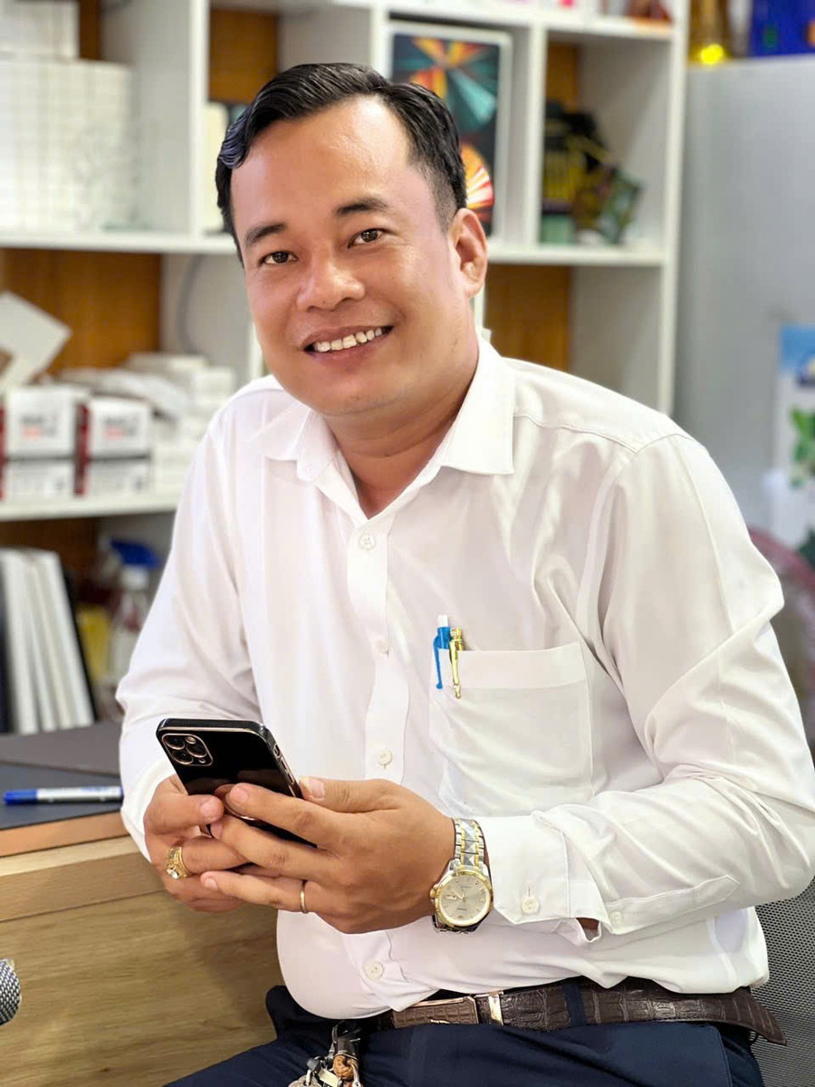 Ông Đỗ Chí Công thường nói với các bạn trẻ rằng: “Tương lai không nằm yên, không đợi chúng ta sẵn sàng. Nó chỉ bắt đầu khi bạn dám bước đi”. z6576316612558-97d34aa39b27419c2827ca11ec2621af.jpg