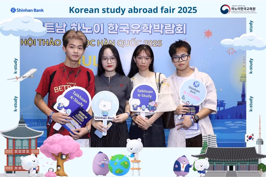 Các em học sinh tham gia Hội chợ Du học Hàn Quốc 2025.