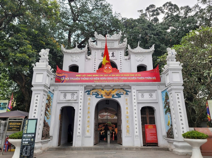 Đền Quán Thánh - di tích nằm trong "Thăng Long tứ trấn".