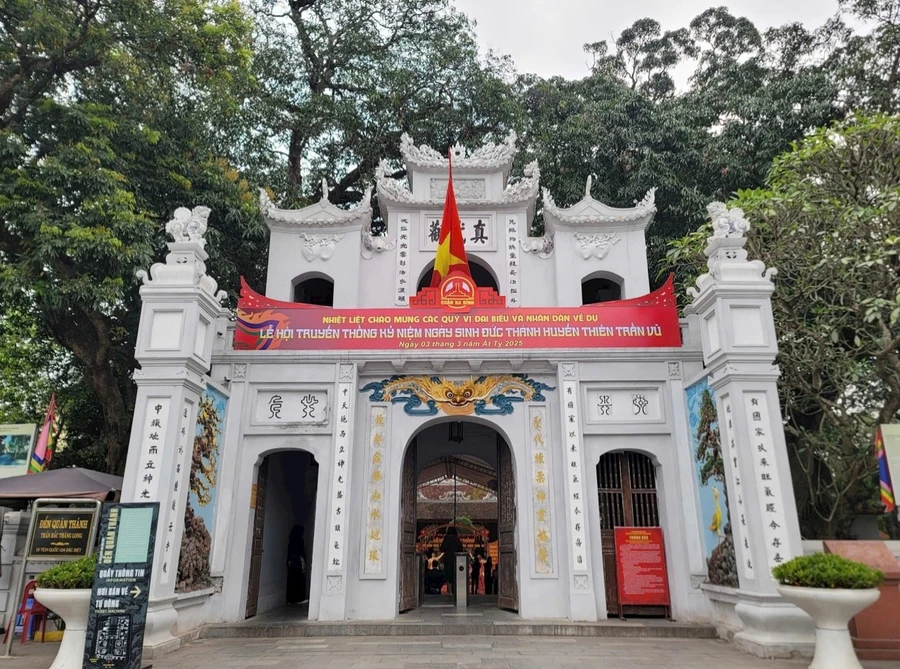 Đền Quán Thánh - di tích nằm trong "Thăng Long tứ trấn".