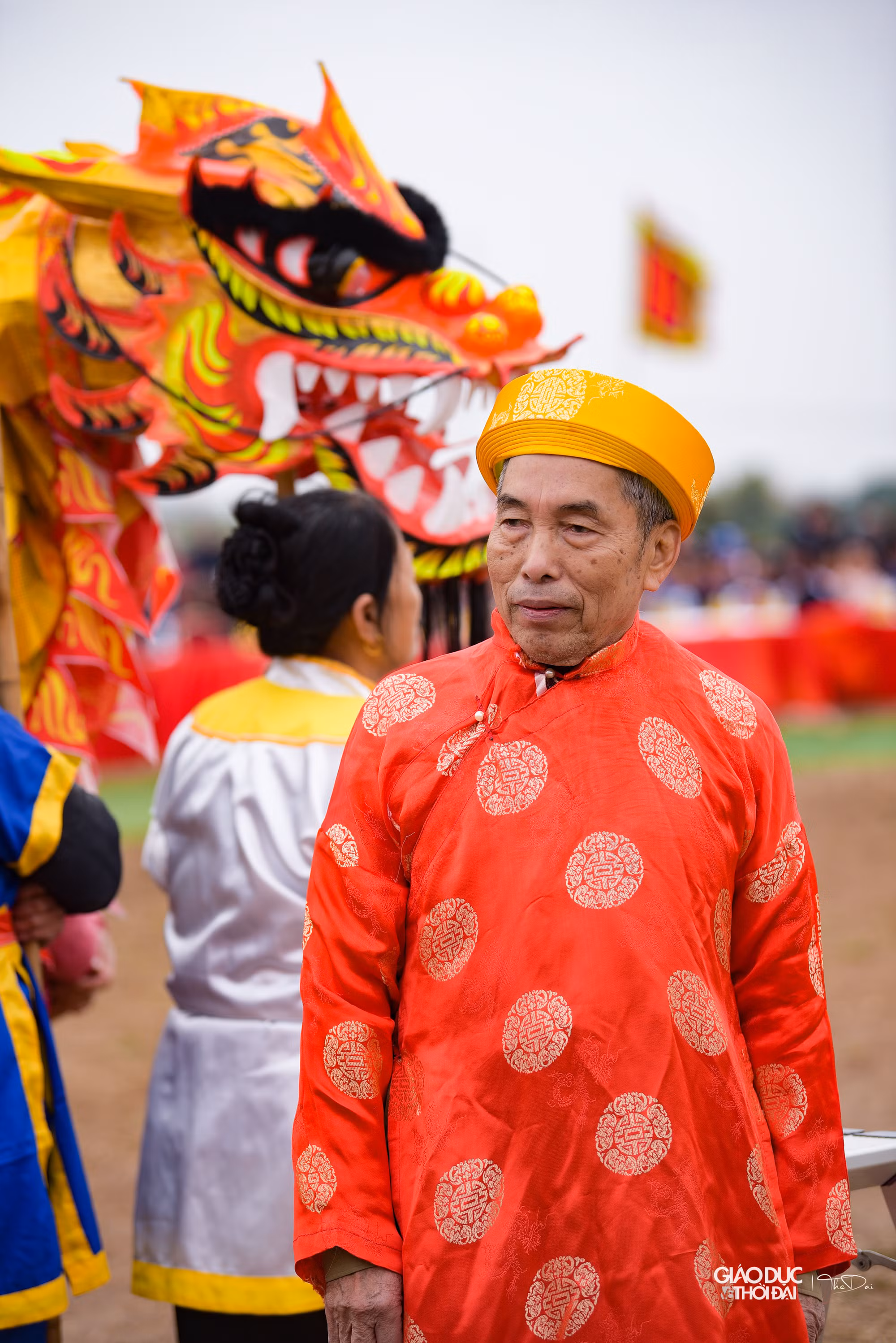 Ông Nguyễn Ngọc An (73 tuổi) ở thôn Linh Trung, vào vai vua Lê Đại Hành.