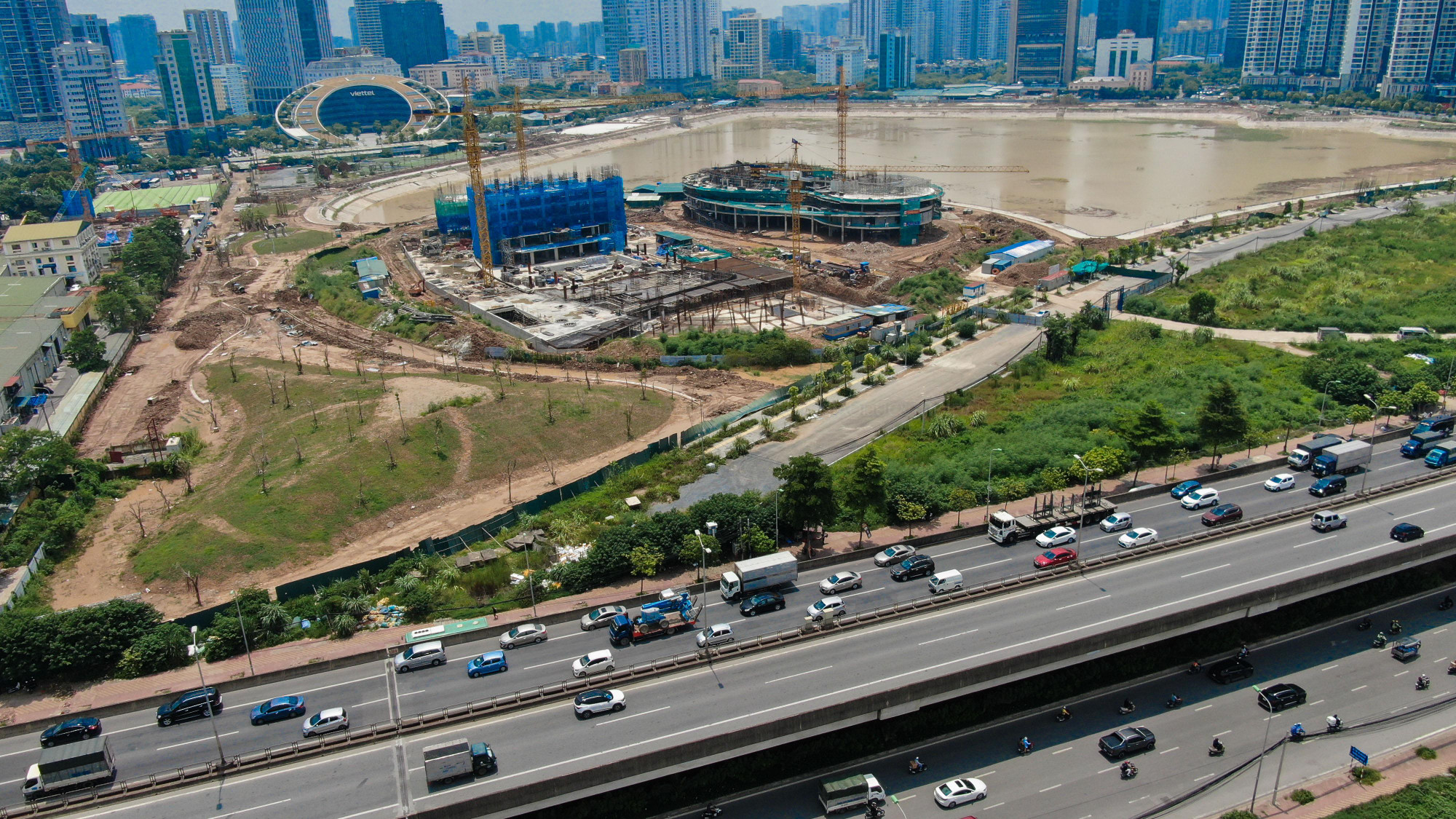 Toàn cảnh dự án Cung thiếu nhi Hà Nội mới xây dựng trên lô đất thuộc khu công viên và hồ điều hòa CV1, giáp ranh giữa hai quận Cầu Giấy - Nam Từ Liêm.