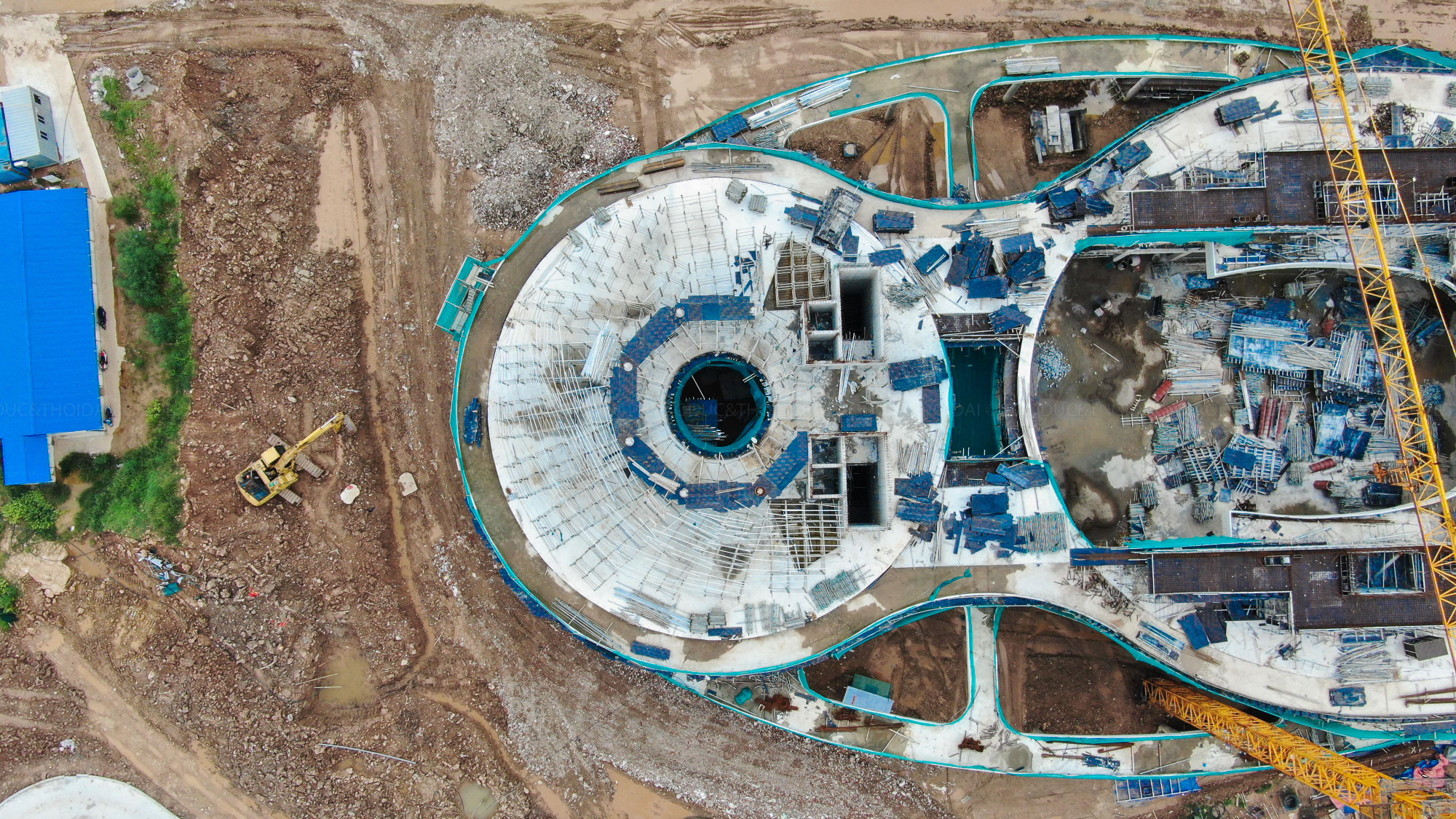 Gần 40 năm sử dụng, trải qua nhiều lần cải tạo và nâng cấp nhưng đến nay, cơ sở hạ tầng đã xuống cấp, không đảm bảo điều kiện đào tạo, vui chơi, sinh hoạt. Do đó, việc xây dựng Cung thiếu nhi mới là điều cần thiết.