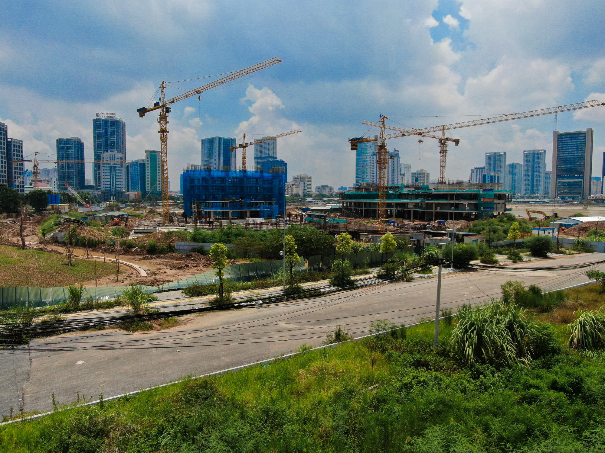 Dự án khởi công từ tháng 11/2021 và được xây dựng với diện tích hơn 10.000m2 trên tổng số 40.000m2 của cả khu đất.