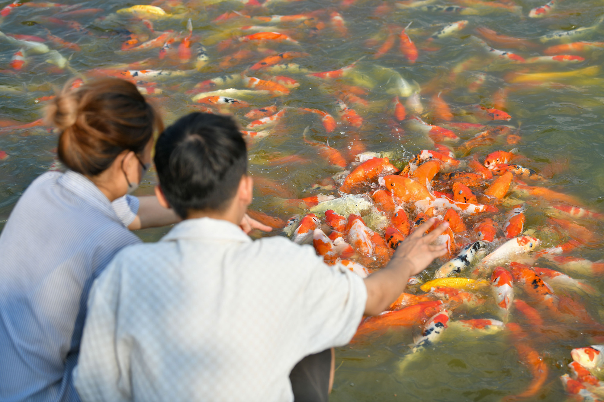 Khu vực này thường đông đúc từ 16h30 - 18h.