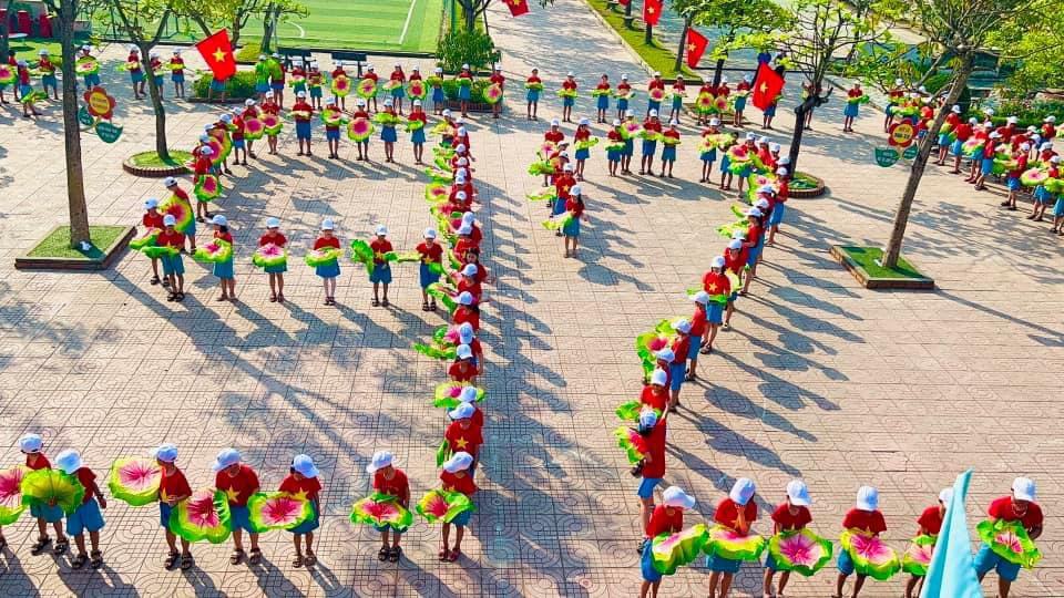 Một hoạt động ngoài giờ lên lớp, hoạt động ngoại khóa, chào mừng các ngày lễ quê hương đất nước của học sinh Trường Tiểu học Thạch Khê.