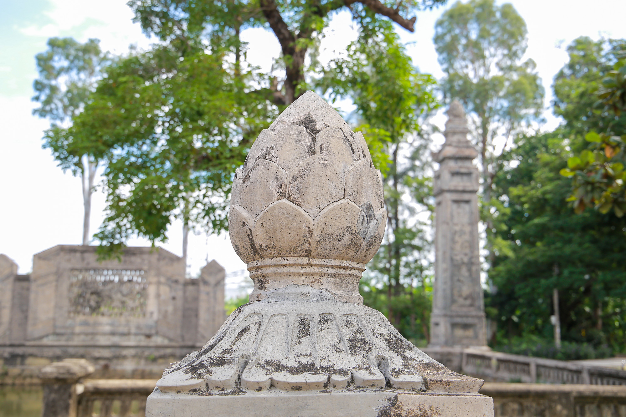 Câu trên có ý nghĩa rằng, Cù Bạc là xứ đất lành, chọn làm huyệt mộ thì con cháu đời sau được vinh danh, thành đạt, công hầu khanh tướng không cần lo nghĩ. Câu trên có ý nghĩa rằng, Cù Bạc là xứ đất lành, chọn làm huyệt mộ thì con cháu đời sau được vinh danh, thành đạt, công hầu khanh tướng không cần lo nghĩ.