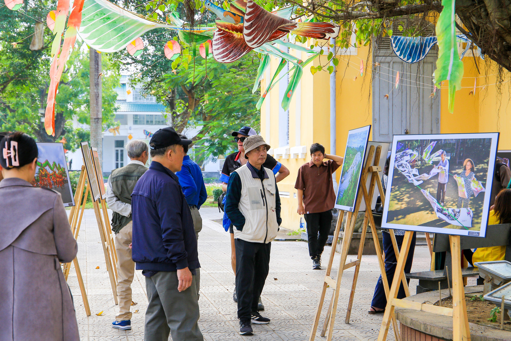 Nhiếp ảnh là một bộ môn nghệ thuật dễ hiểu, gần gũi, đến với công chúng một cách nhanh nhất và dễ chạm vào cảm xúc của con người.