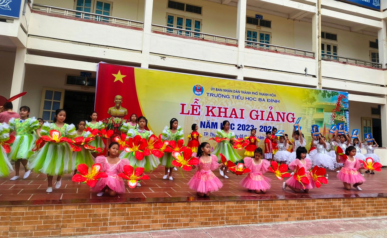 Trường Tiểu học Ba Đình (TP.Thanh Hóa) tập văn nghệ, để chào mừng Lễ Khai giảng năm học mới. Ảnh: TL.