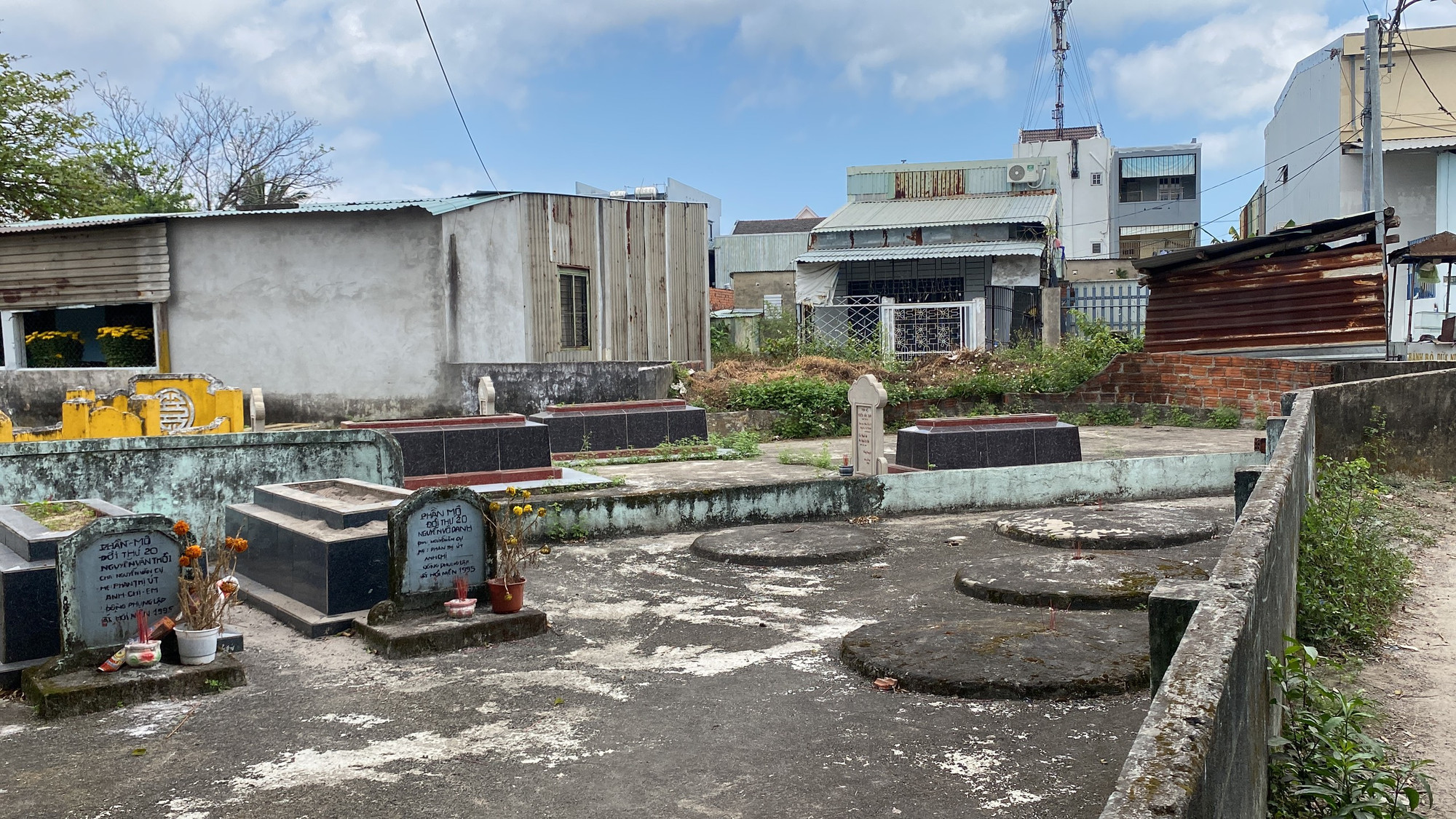 Được biết, khu vực này trước đây nằm trong quy hoạch Dự án Ga đường sắt Đà Nẵng và Khu đô thị Bắc nhà ga. Tuy nhiên, dự án không được thực hiện khiến cuộc sống của người dân gặp nhiều khó khăn.