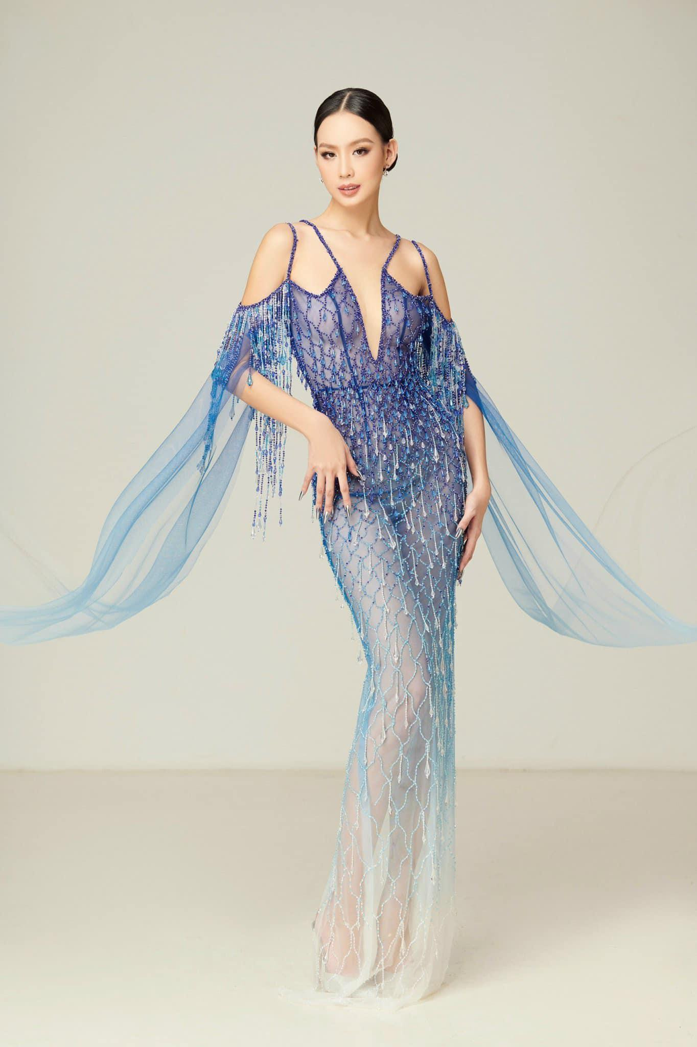 Người đẹp gốc Cần Thơ không chỉ gây ấn tượng với chiều cao 1,85m mà còn thu hút sự chú ý bằng những bộ trang phục ôm sát cơ thể.