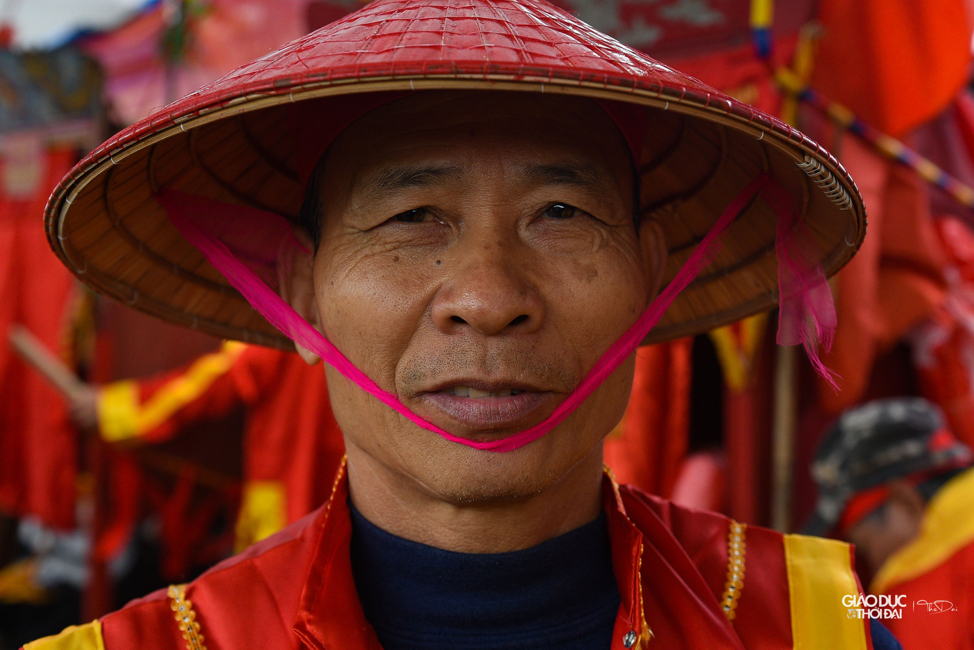 Điều đặc biệt là mâm cỗ thi này được thực hiện dựa vào sức người từ đầu đến cuối. Phụ nữ ở làng Ngọc Tiên vẫn được coi là &apos;sướng nhất vùng&apos; vì cuộc thi hoàn toàn do nam giới thực hiện.