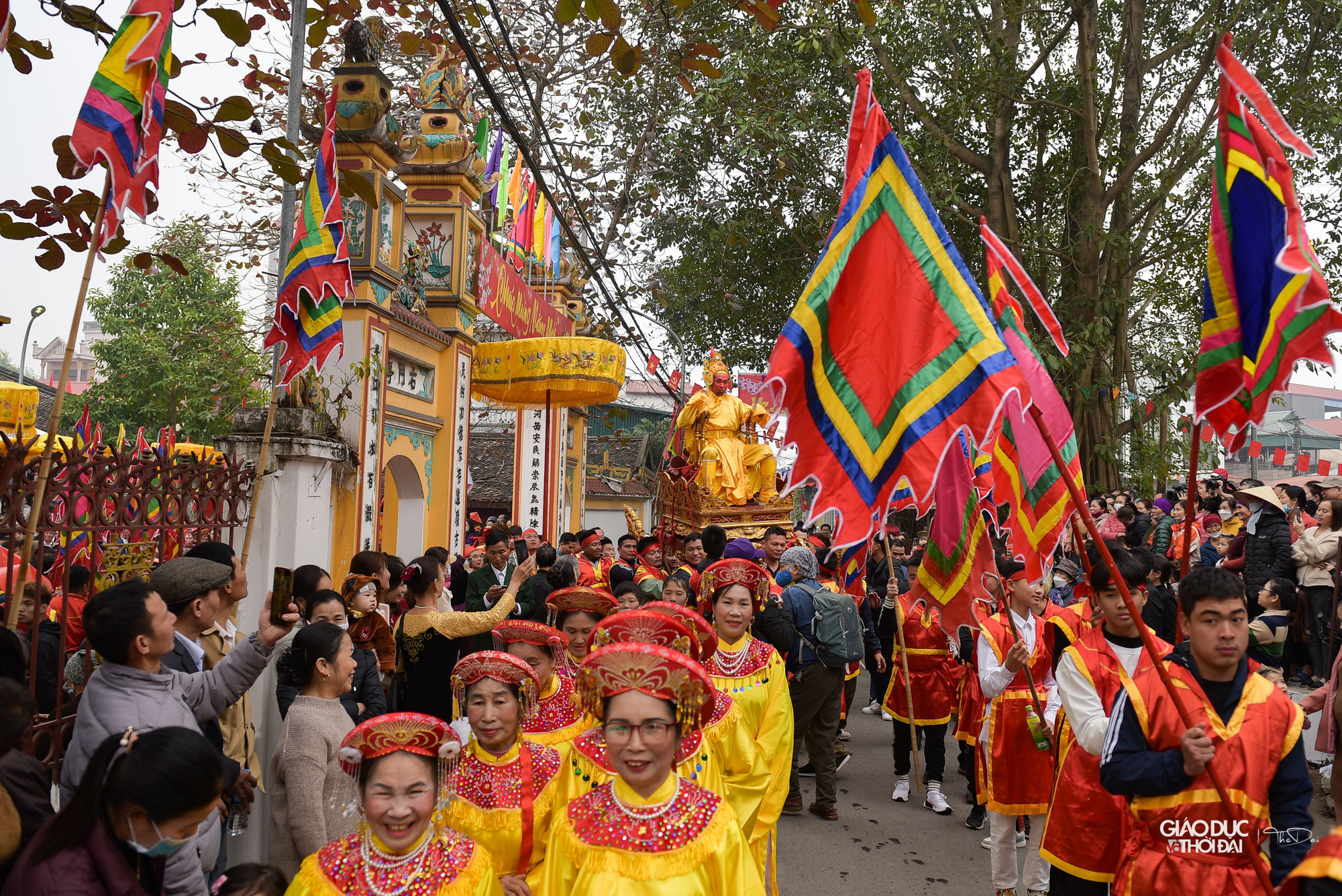 Người vinh dự được dân làng chọn vào vai &apos;Vua&apos; là vị cao niên uy tín trong làng, gia đình gương mẫu, văn hóa, con cháu hạnh phúc, đuề huề.
