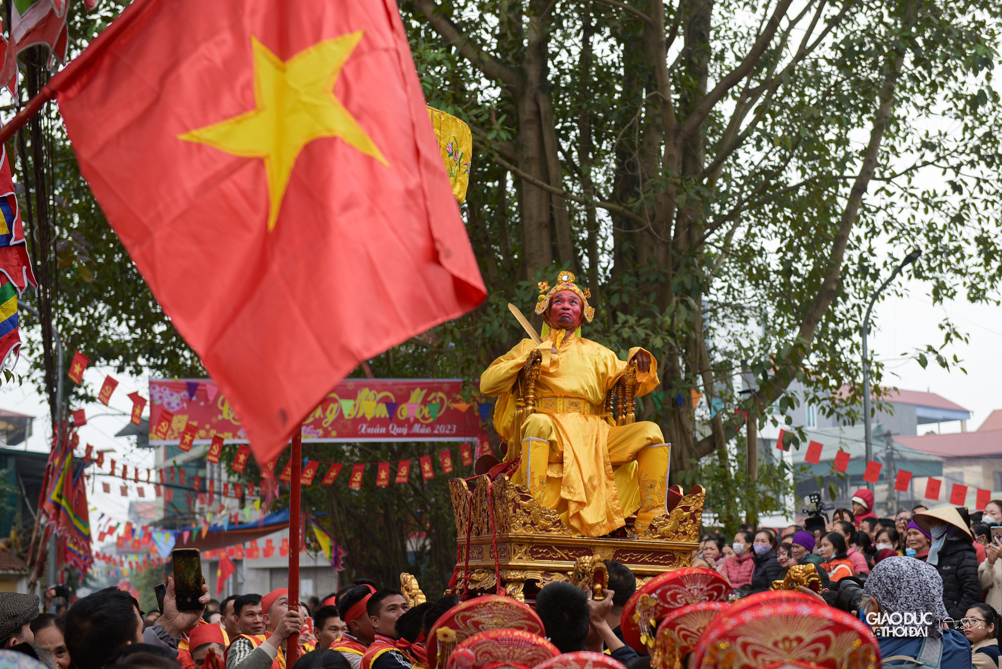 Người vinh dự được dân làng chọn vào vai &apos;Vua&apos; là vị cao niên uy tín trong làng, gia đình gương mẫu, văn hóa, con cháu hạnh phúc, đuề huề.