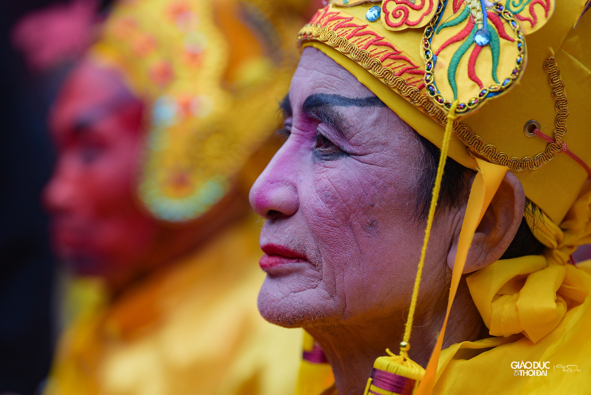Bên cạnh đó, việc vua ban chiếu cho dân làng làm nghi lễ rước vua giả tránh hao phí tiền của, công sức là bài học quý giá con cháu noi theo để rèn luyện tính tiết kiệm như bậc cha ông ngày trước.