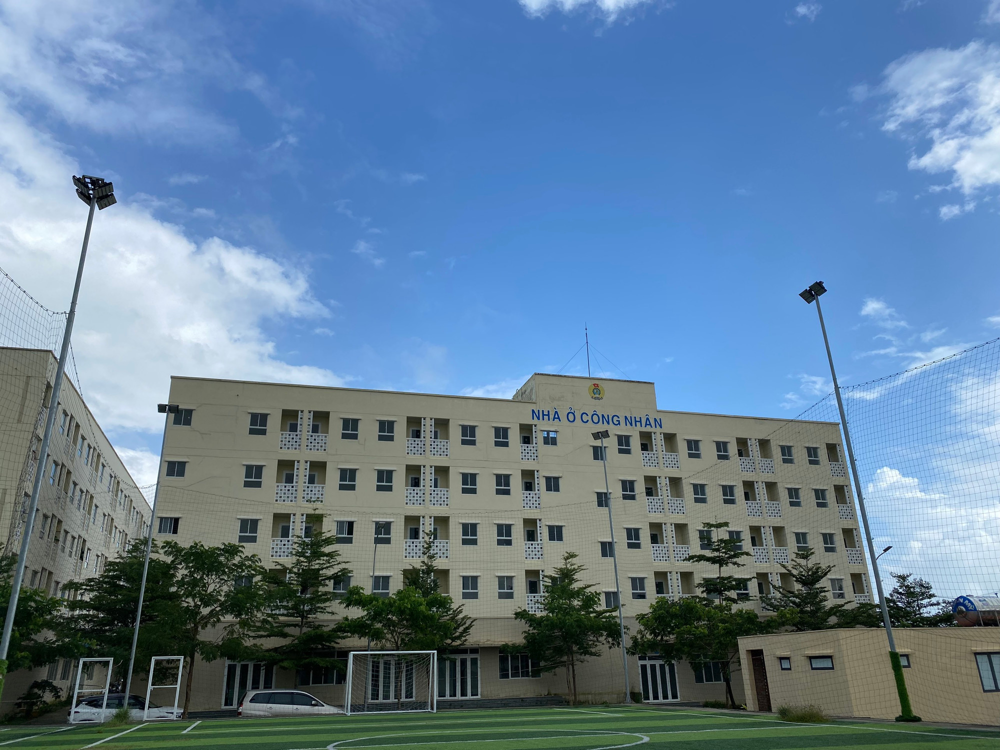 Tháng 10/2020, công trình nhà ở công nhân KCN Hòa Cầm (phường Hòa Thọ Tây, quận Cẩm Lệ, Đà Nẵng) được khánh thành, đưa vào sử dụng giai đoạn 1 với vốn đầu tư 70 tỉ đồng. Tháng 10/2020, công trình nhà ở công nhân KCN Hòa Cầm (phường Hòa Thọ Tây, quận Cẩm Lệ, Đà Nẵng) được khánh thành, đưa vào sử dụng giai đoạn 1 với vốn đầu tư 70 tỉ đồng.