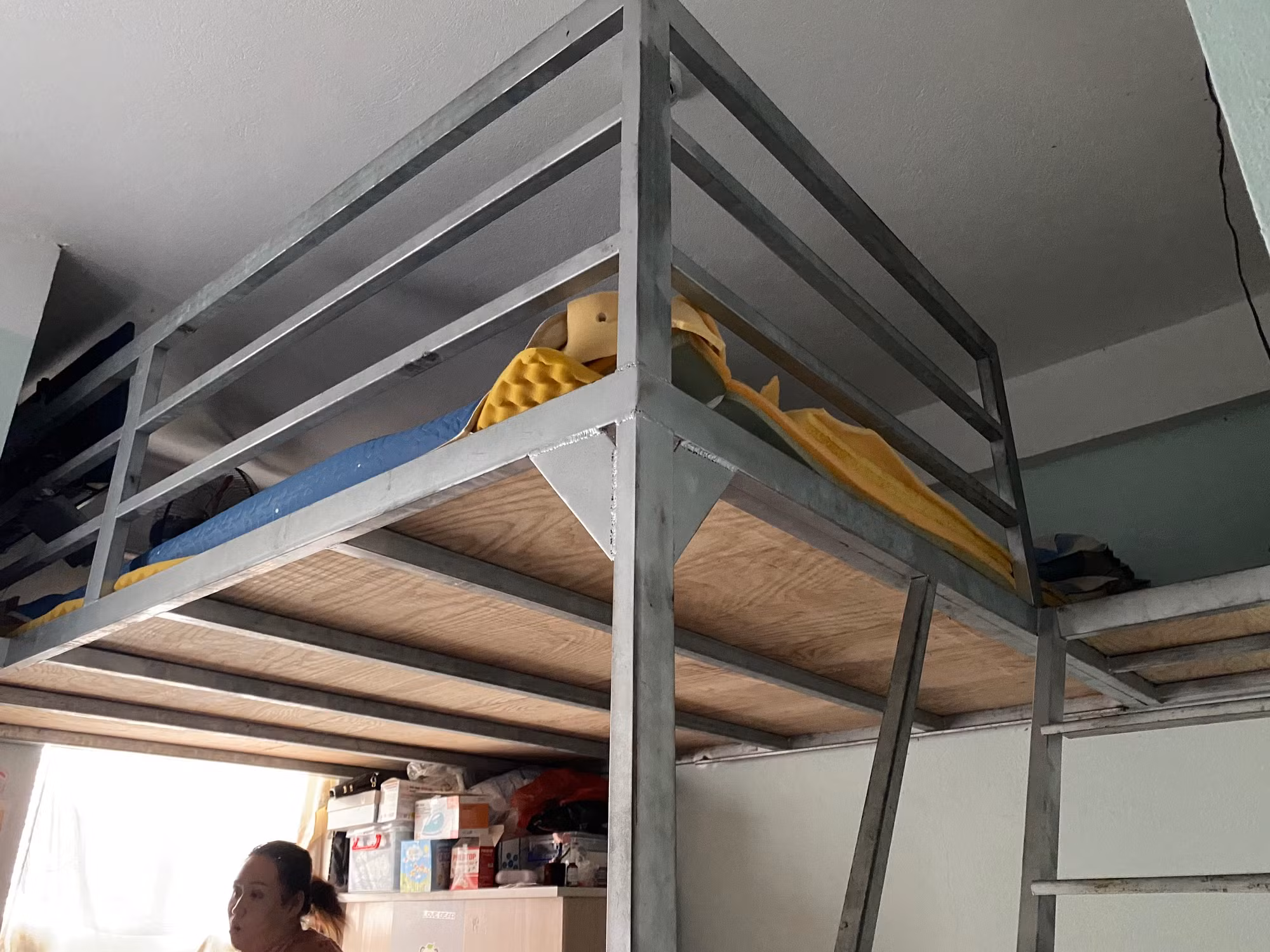 “Theo tôi được biết, Liên đoàn Lao động và các sở, ngành liên quan đang khảo sát để mở diện tích bằng cách ghép các căn hộ lại. Nếu được như vậy thì sẽ đáp ứng được không gian, giải quyết bài toán về nhu cầu nhà ở công nhân”, vị đại diện cho biết.