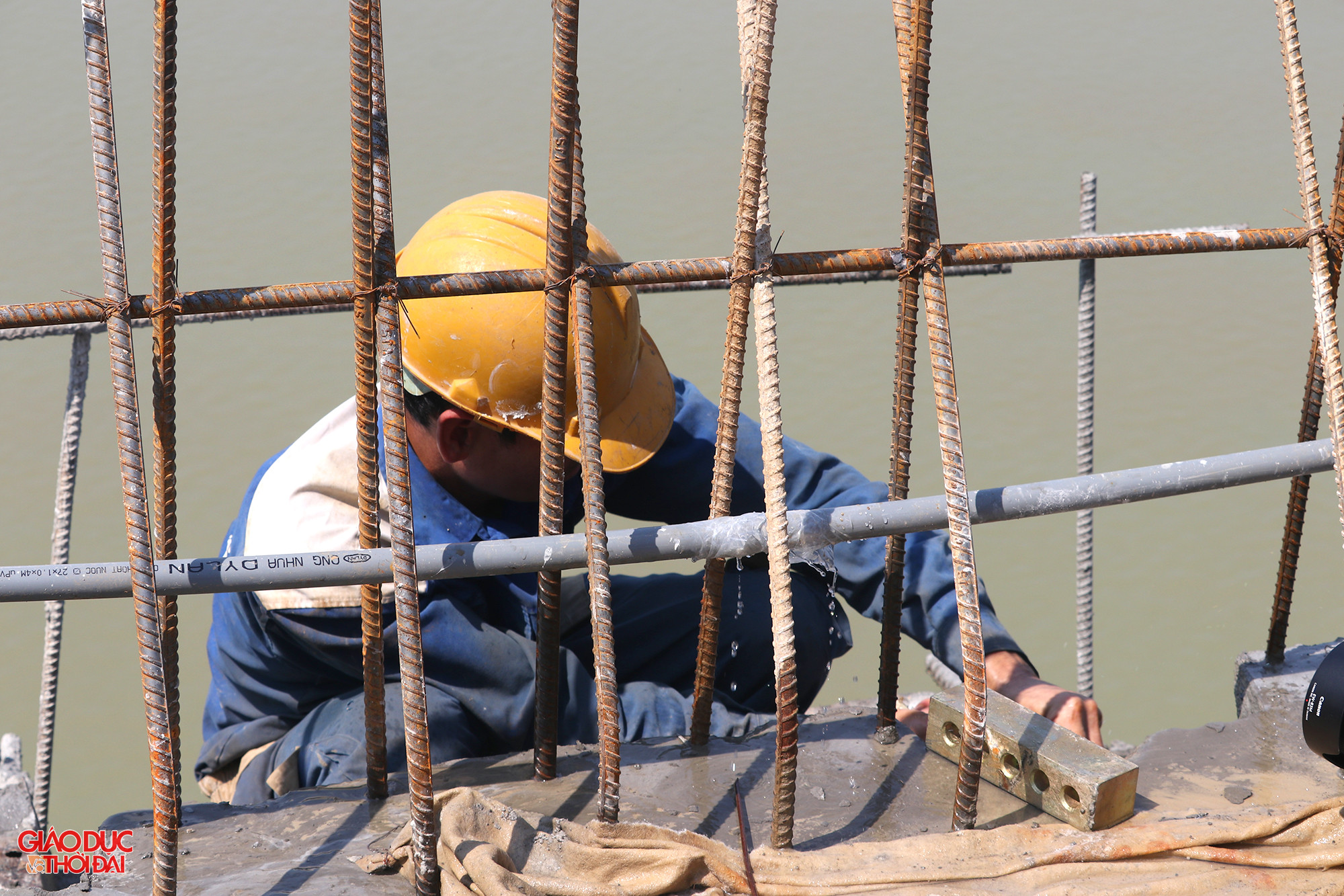 Theo kế hoạch, đến tháng 4, Tập đoàn Cienco 4 sẽ hoàn thành toàn bộ kết cấu phần trên. (Ảnh: Phạm Tâm)