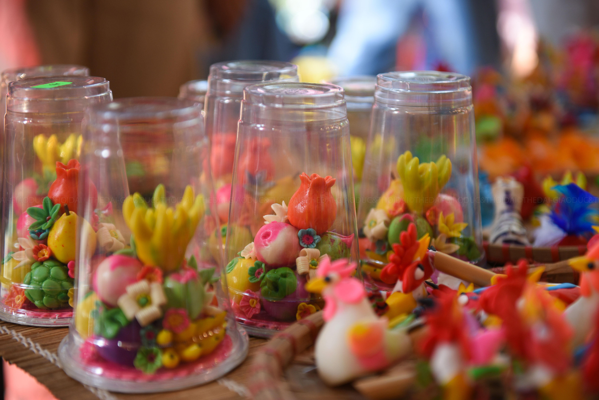 Ngoài con giống chim cò ở Phú Xuyên ra thì ở Việt Nam có nhiều làng nghề làm con giống bột khác nhau.