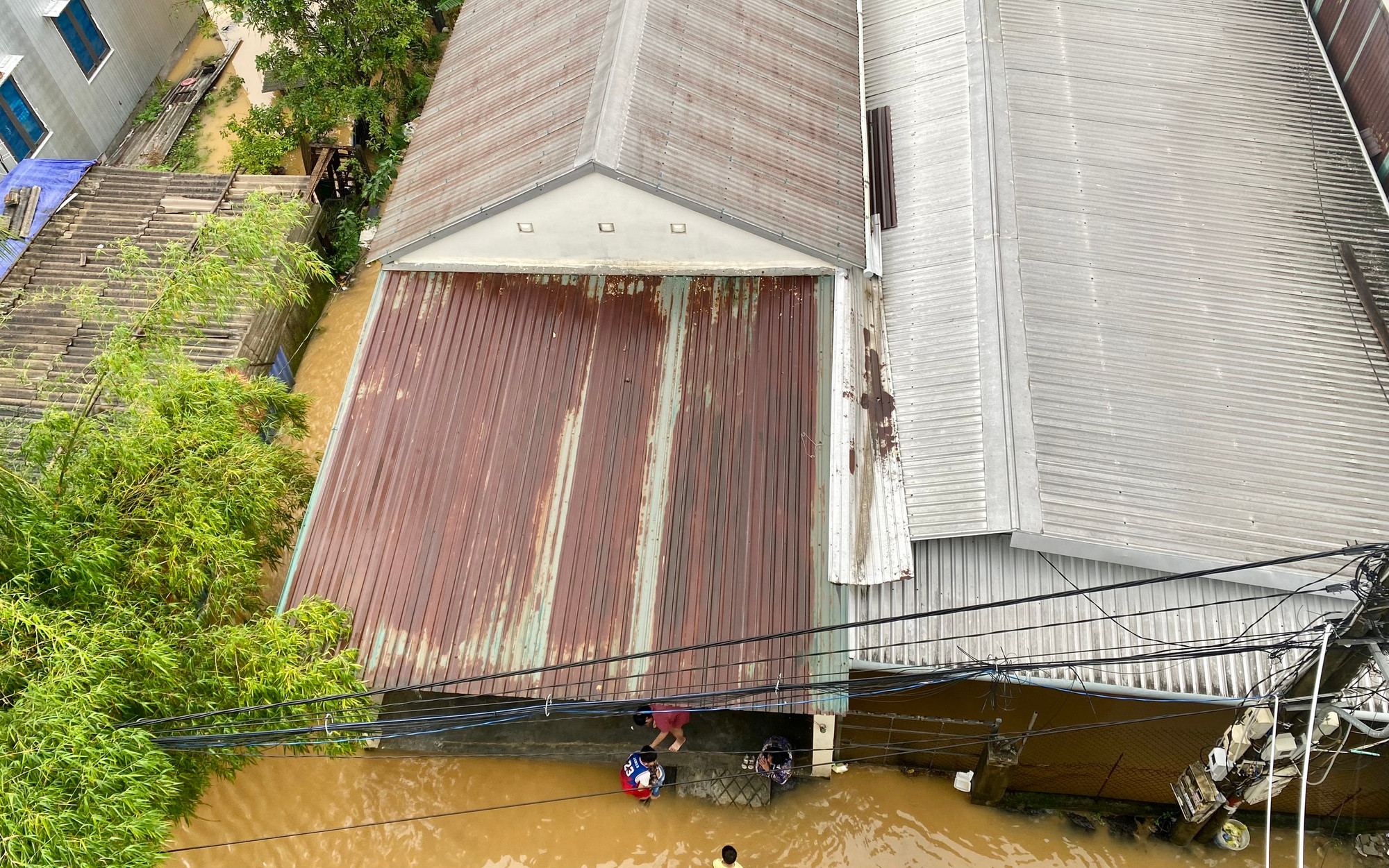 Ghi nhận của PV, đến sáng 15/11, tại tỉnh Thừa Thiên - Huế tiếp tục có mưa to đến rất to.