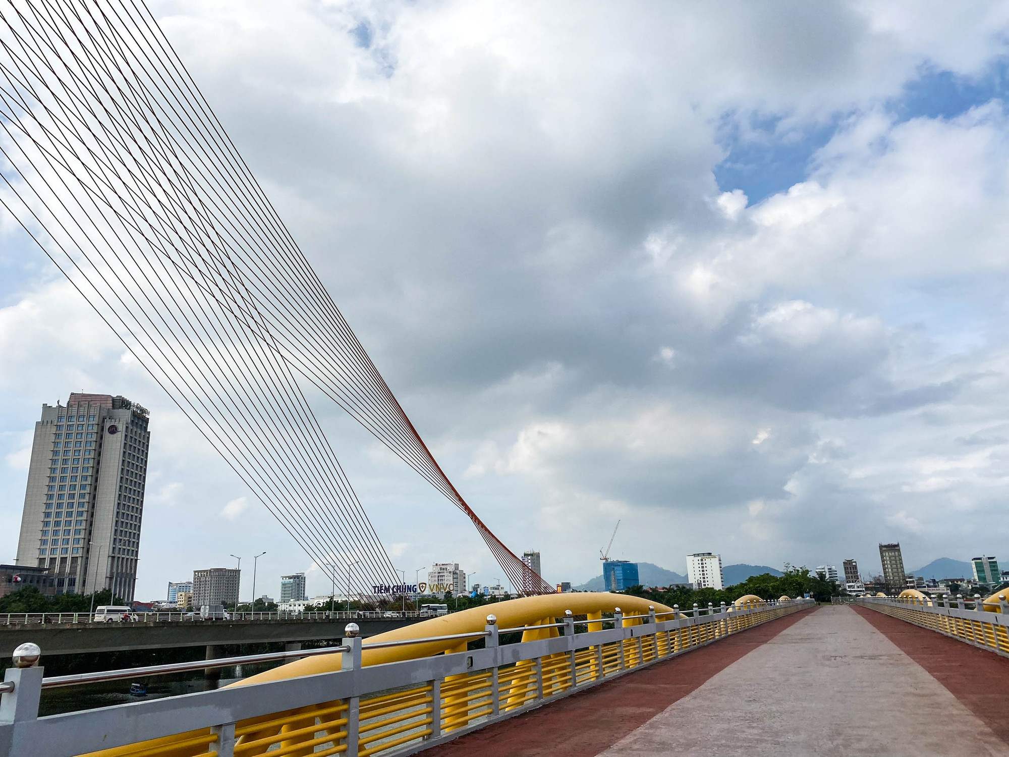 Đến thời điểm này, công việc cải tạo, bảo dưỡng, vận hành nâng hạ nhịp cũng như hệ thống chiếu sáng cầu Nguyễn Văn Trỗi hoàn tất, chỉ chờ đưa vào phục vụ người dân, du khách. Đà Nẵng kỳ vọng đây sẽ là điểm vui chơi đêm hấp dẫn, thu hút du khách, tạo điểm nhấn ấn tượng cho du lịch thành phố. Đến thời điểm này, công việc cải tạo, bảo dưỡng, vận hành nâng hạ nhịp cũng như hệ thống chiếu sáng cầu Nguyễn Văn Trỗi hoàn tất, chỉ chờ đưa vào phục vụ người dân, du khách. Đà Nẵng kỳ vọng đây sẽ là điểm vui chơi đêm hấp dẫn, thu hút du khách, tạo điểm nhấn ấn tượng cho du lịch thành phố.