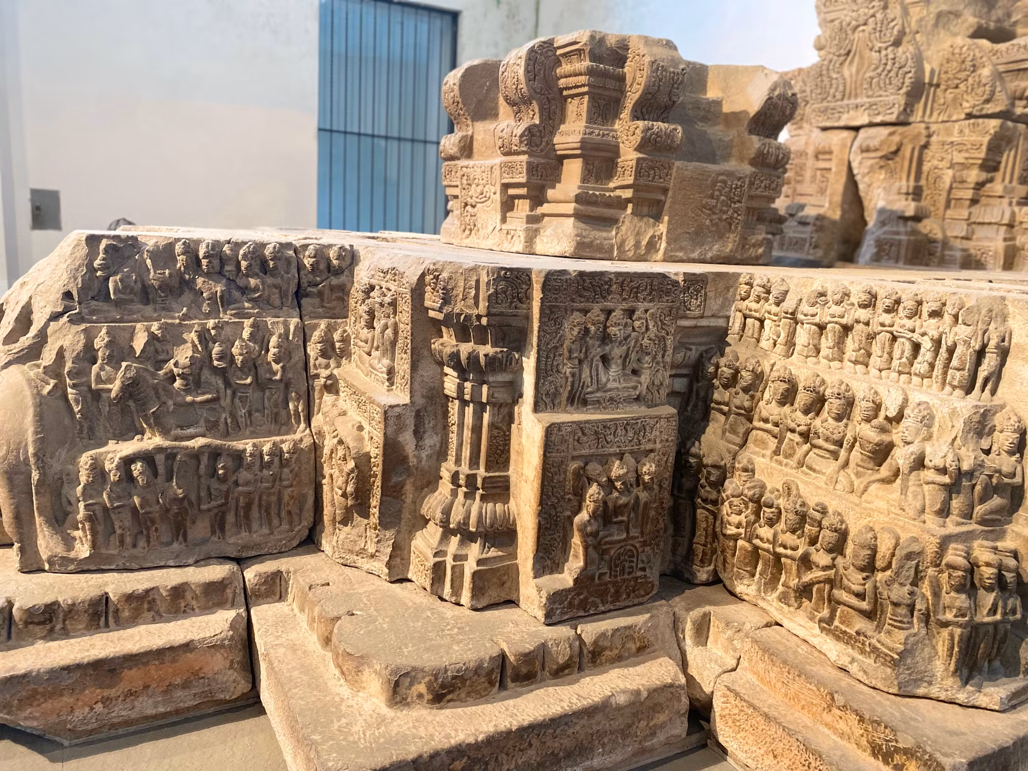 Mặc dù đã bị sứt mẻ nhưng đài thờ Đồng Dương vẫn bảo tồn được tính toàn vẹn của các yếu tố quan trọng, về hình dạng và cấu trúc cơ bản của đài thờ vẫn còn nguyên vẹn.