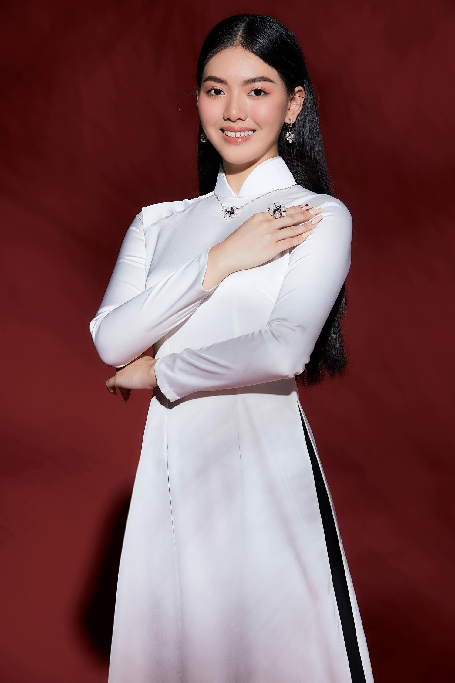 Nguyễn Hoàng Yến.