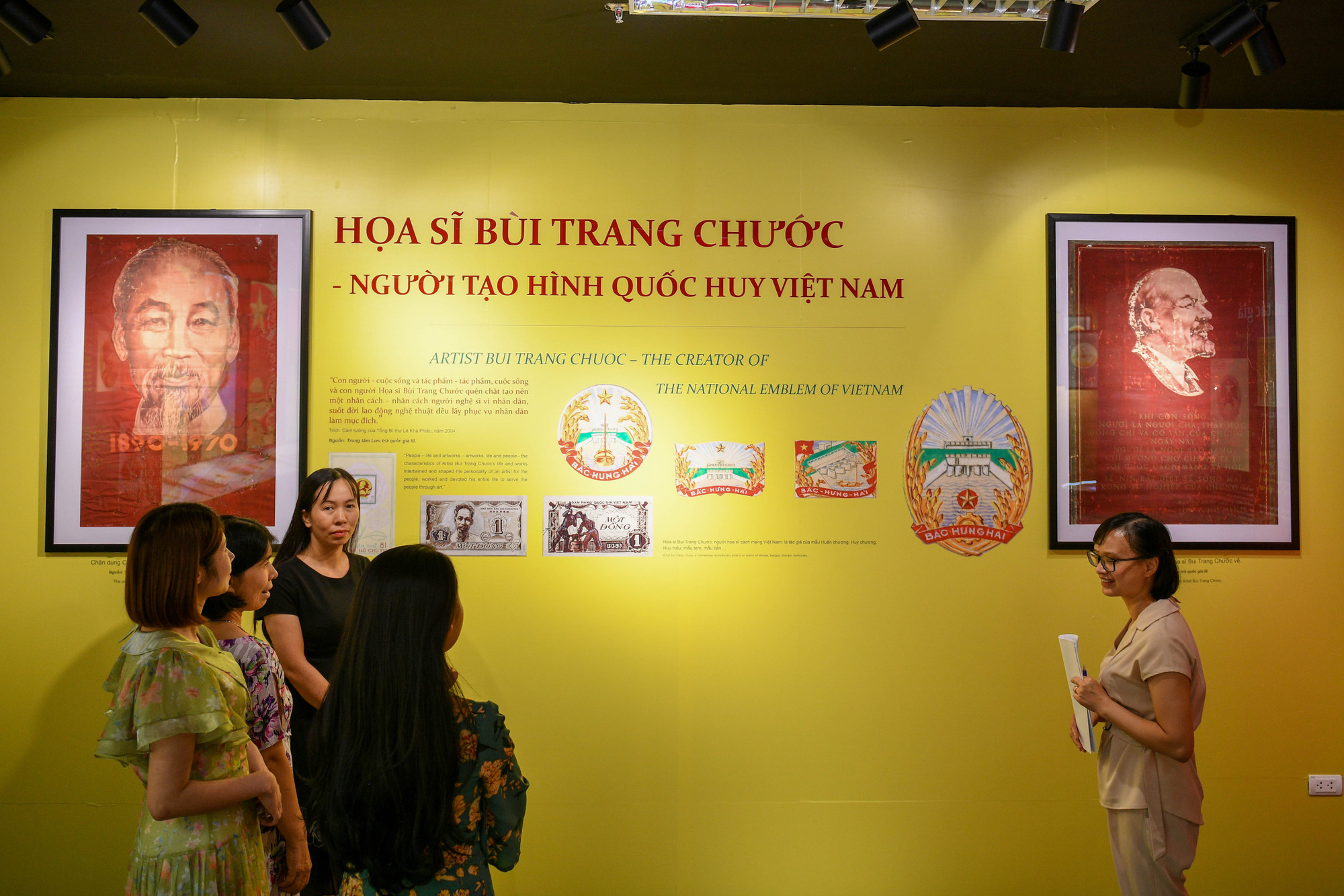 Gian trưng bày giới thiệu gần 200 hiện vật gốc, tài liệu, hình ảnh về cuộc đời, sự nghiệp của Danh họa Bùi Trang Chước.