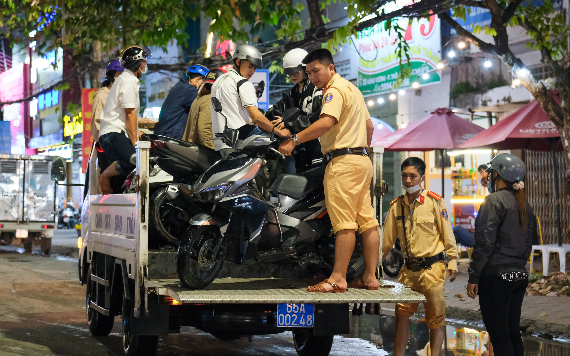 Trả khách ở những vùng cao, khô ráo.