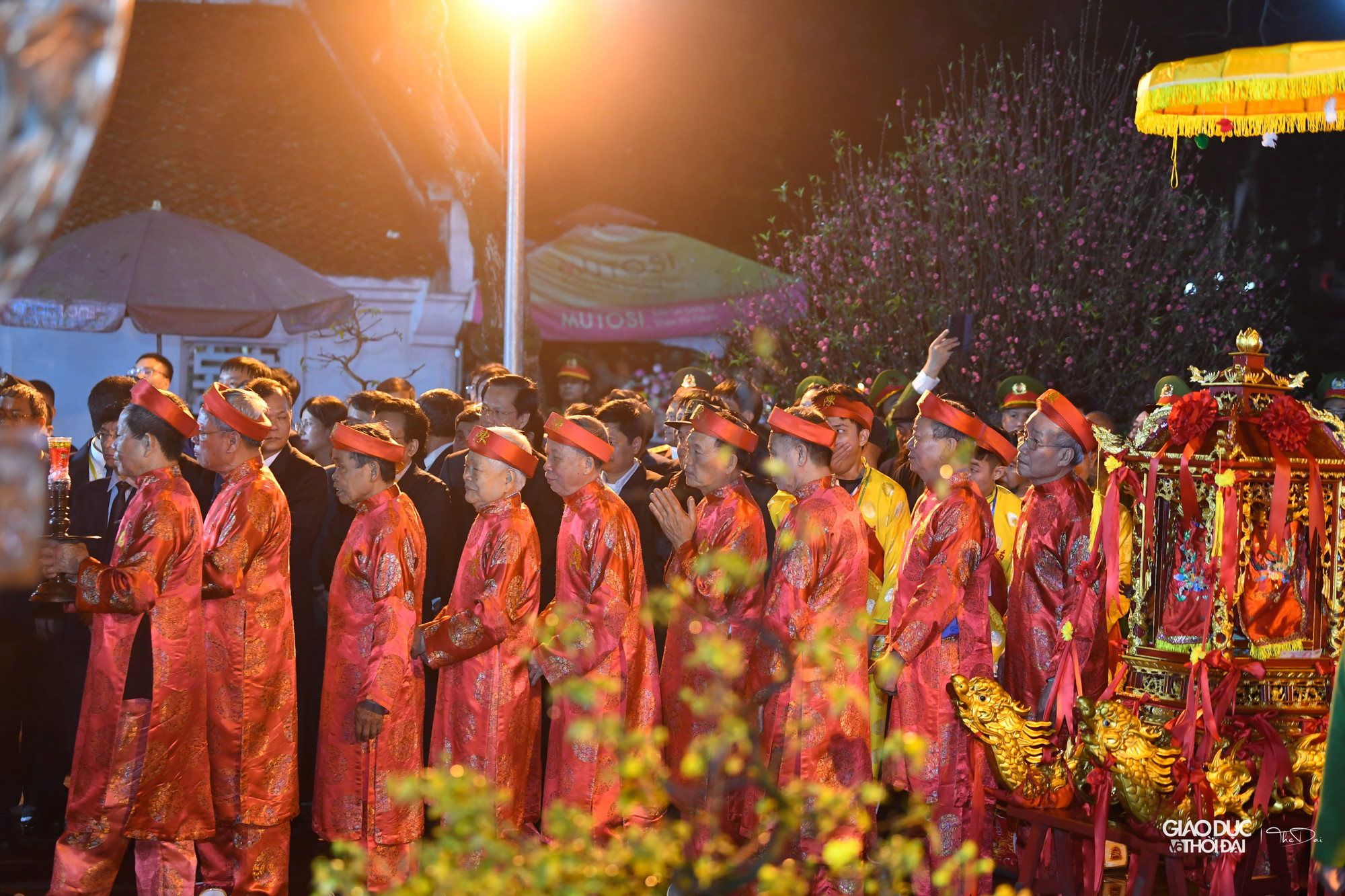 Đêm ngày 14, rạng sáng ngày 15 tháng Giêng (5/2 dương lịch) năm Quý Mão 2023, lễ khai ấn đền Trần (Nam Định) đã diễn ra. Đêm ngày 14, rạng sáng ngày 15 tháng Giêng (5/2 dương lịch) năm Quý Mão 2023, lễ khai ấn đền Trần (Nam Định) đã diễn ra.