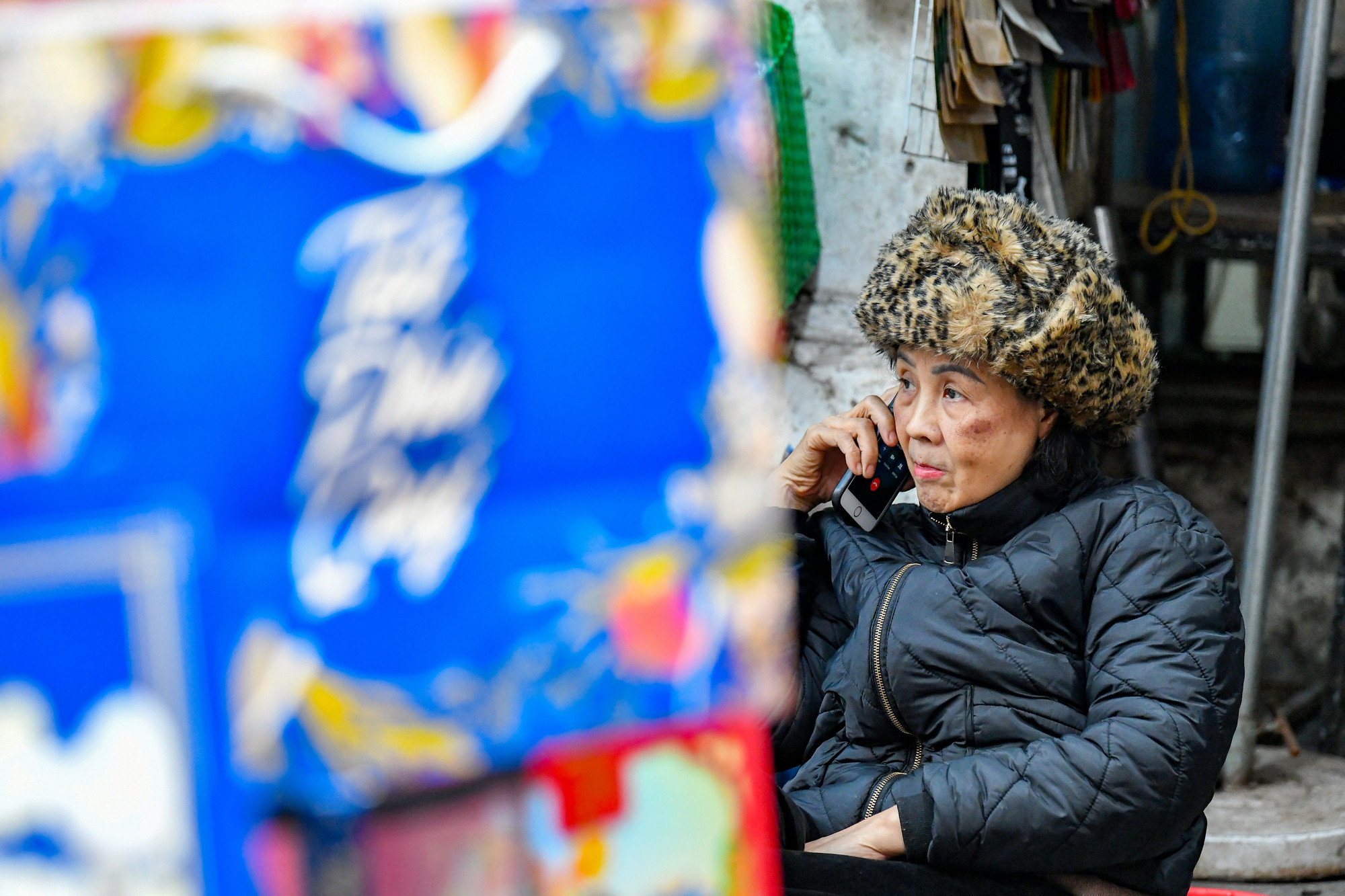 Túi đựng quà Tết bày bán tại đây đa dạng chủng loại, kích cỡ, màu sắc.