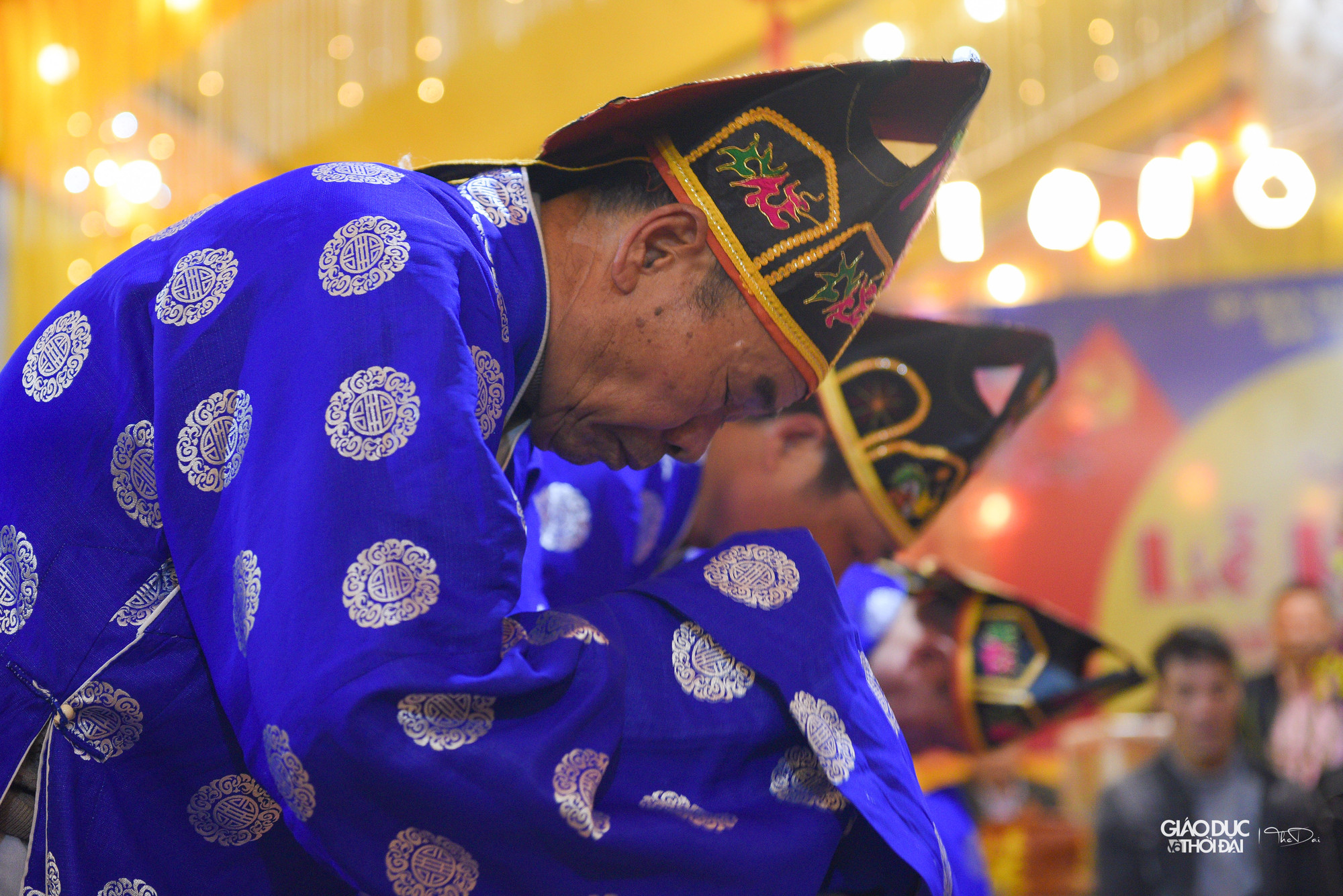 Theo lệ làng, hàng năm sẽ có 6 lễ được đưa vào cung, bởi ngày xưa chỉ có 6 giáp thì chỉ 6 lễ mới được đưa vào cấm cung. Những lễ còn lại sẽ đặt ở ngoài.