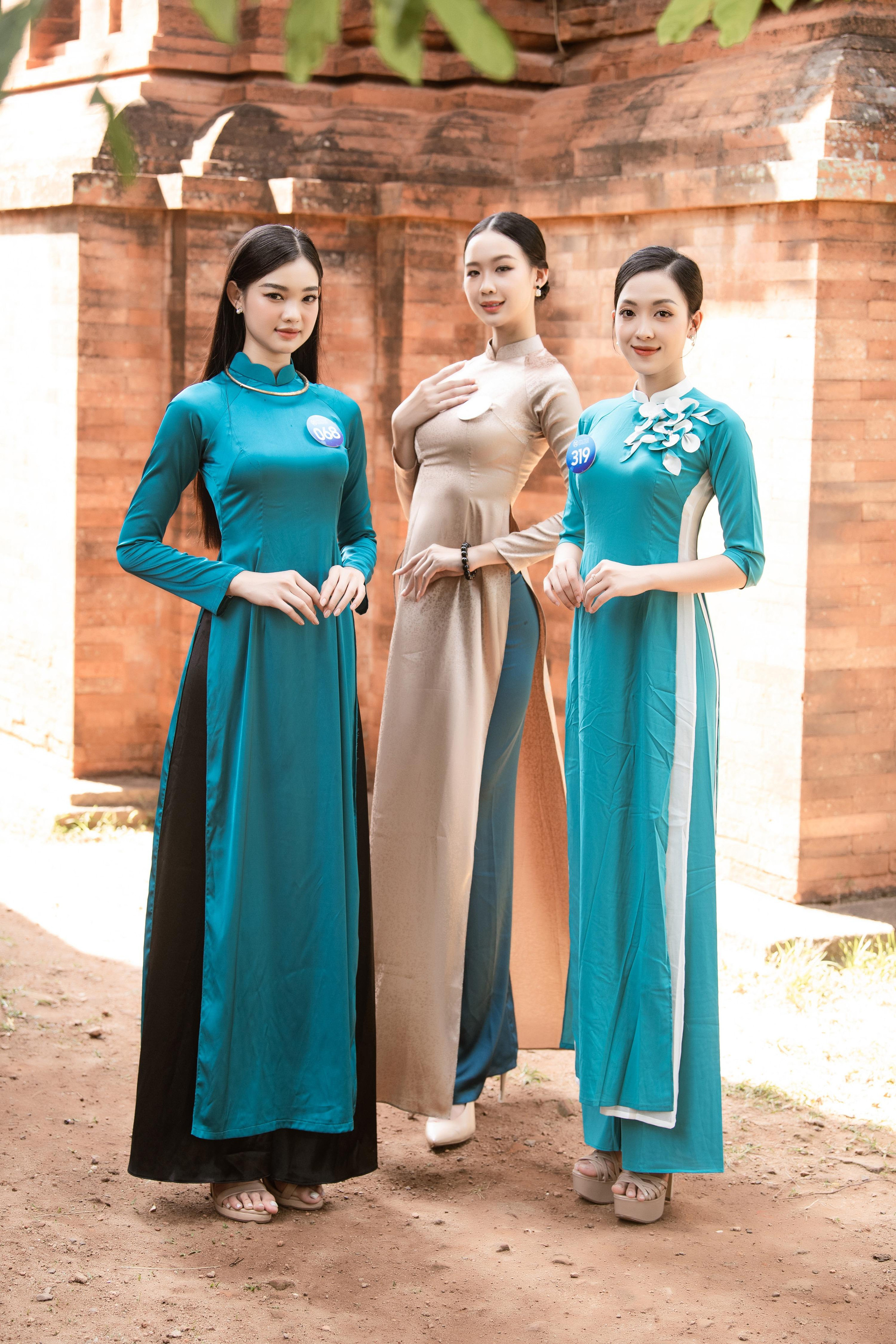 Sau 2 tháng trở lại đường đua, các thí sinh Miss World Việt Nam 2022 ngày càng tỏa sáng, tự tin và háo hức trước những phần thi hấp dẫn sắp tới.