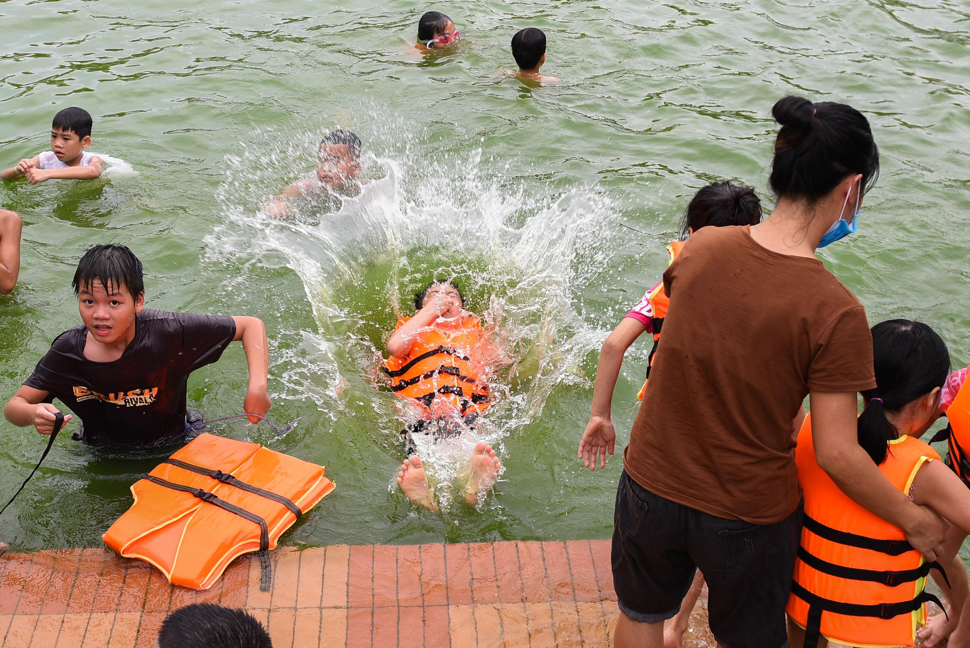 Theo người trong xã cho biết, từ khi hoàn thành cải tạo ao đến nay, tỷ lệ biết bơi của trẻ nhỏ trong làng tăng cao và những sự việc đuối nước của trẻ em trong xã gần như không có.