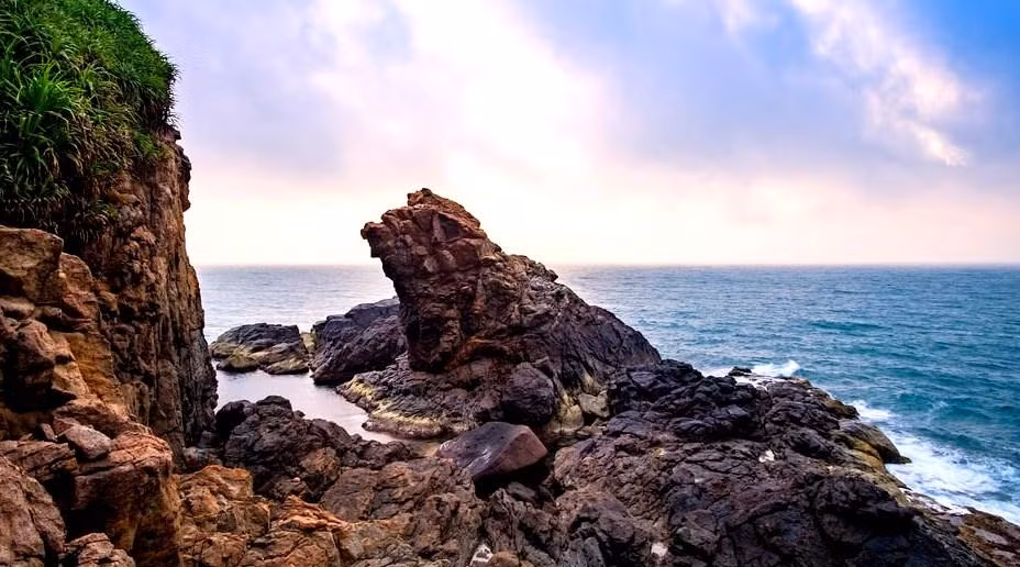 Bình Minh trên Mũi Nghê.