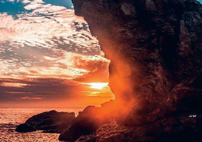 Hoàng hôn trên Mũi Nghê. Hoàng hôn trên Mũi Nghê.