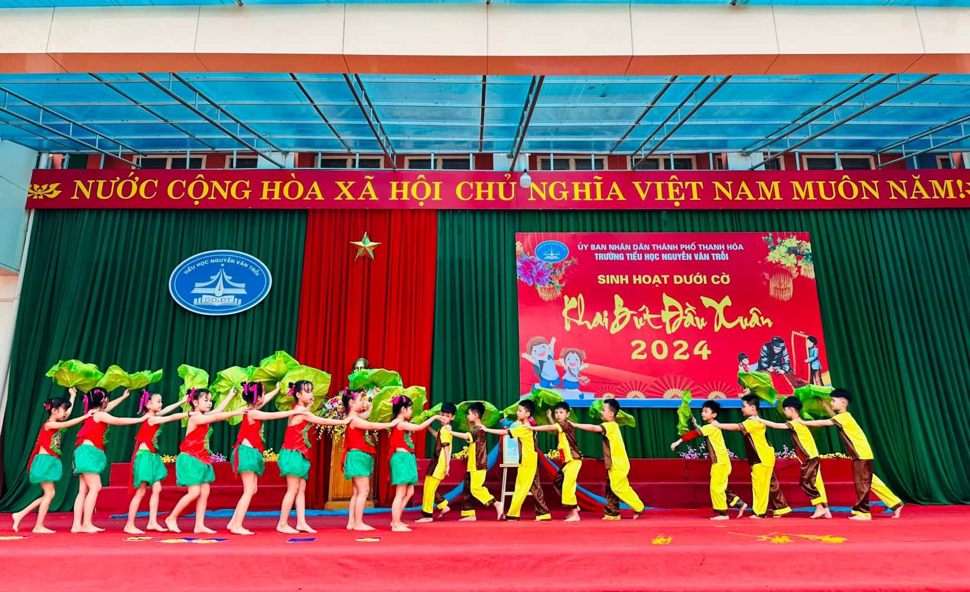 Một trong những tiết mục văn nghệ của học sinh. Ảnh: MH Một trong những tiết mục văn nghệ của học sinh. Ảnh: MH