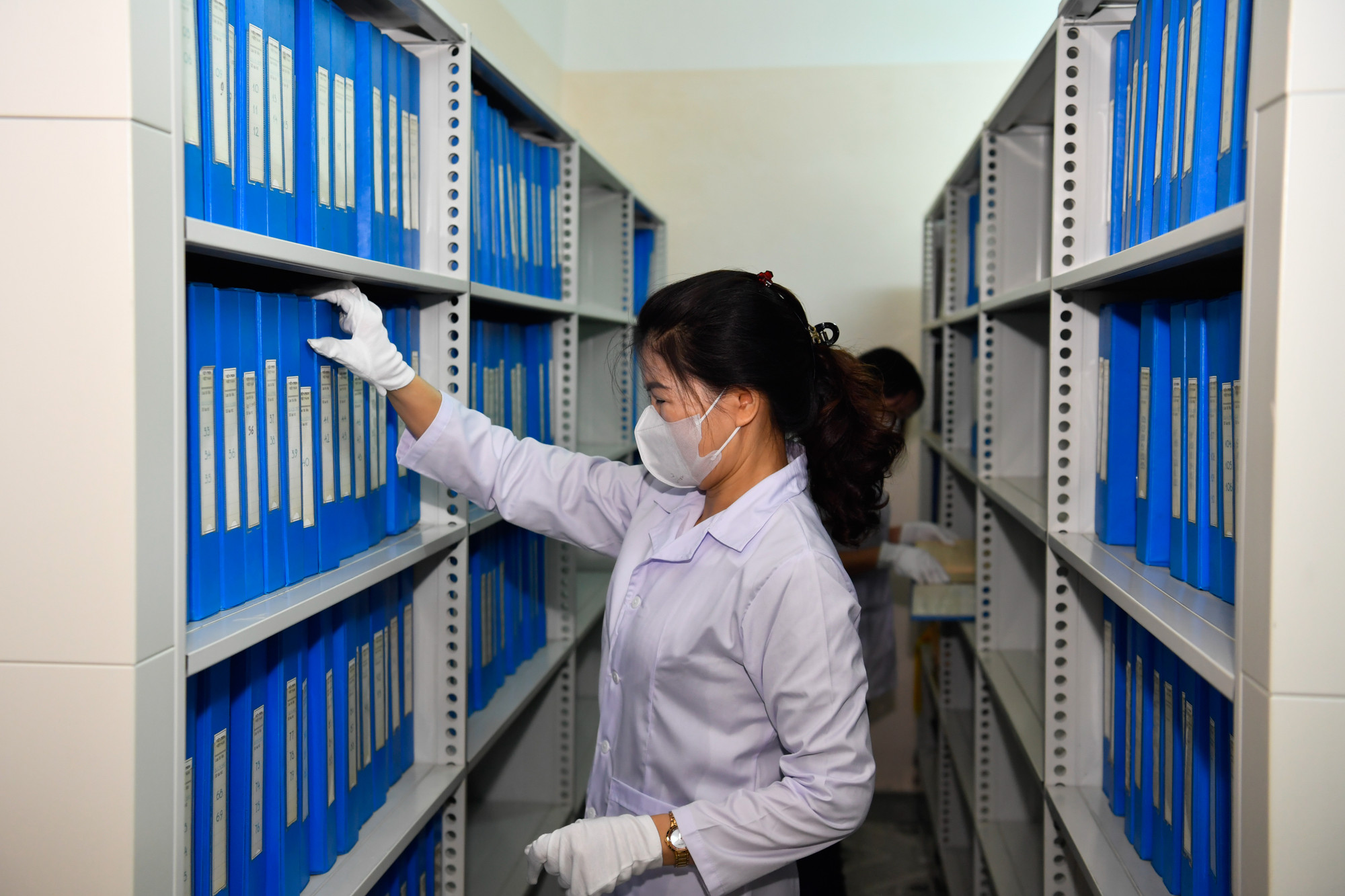 Công việc bảo quản các tài liệu hiện vật đi kèm của phim cũng rất quan trọng, giúp khán giả có cái nhìn trọn vẹn hơn về những thước phim quý.