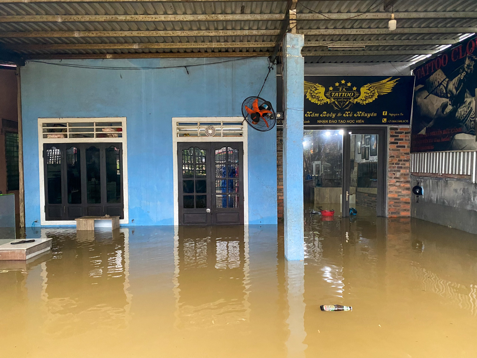 Đường Nguyễn Hữu Cảnh, TP Huế tiếp tục là "tâm điểm" của mùa mưa lũ. Đường Nguyễn Hữu Cảnh, TP Huế tiếp tục là "tâm điểm" của mùa mưa lũ.