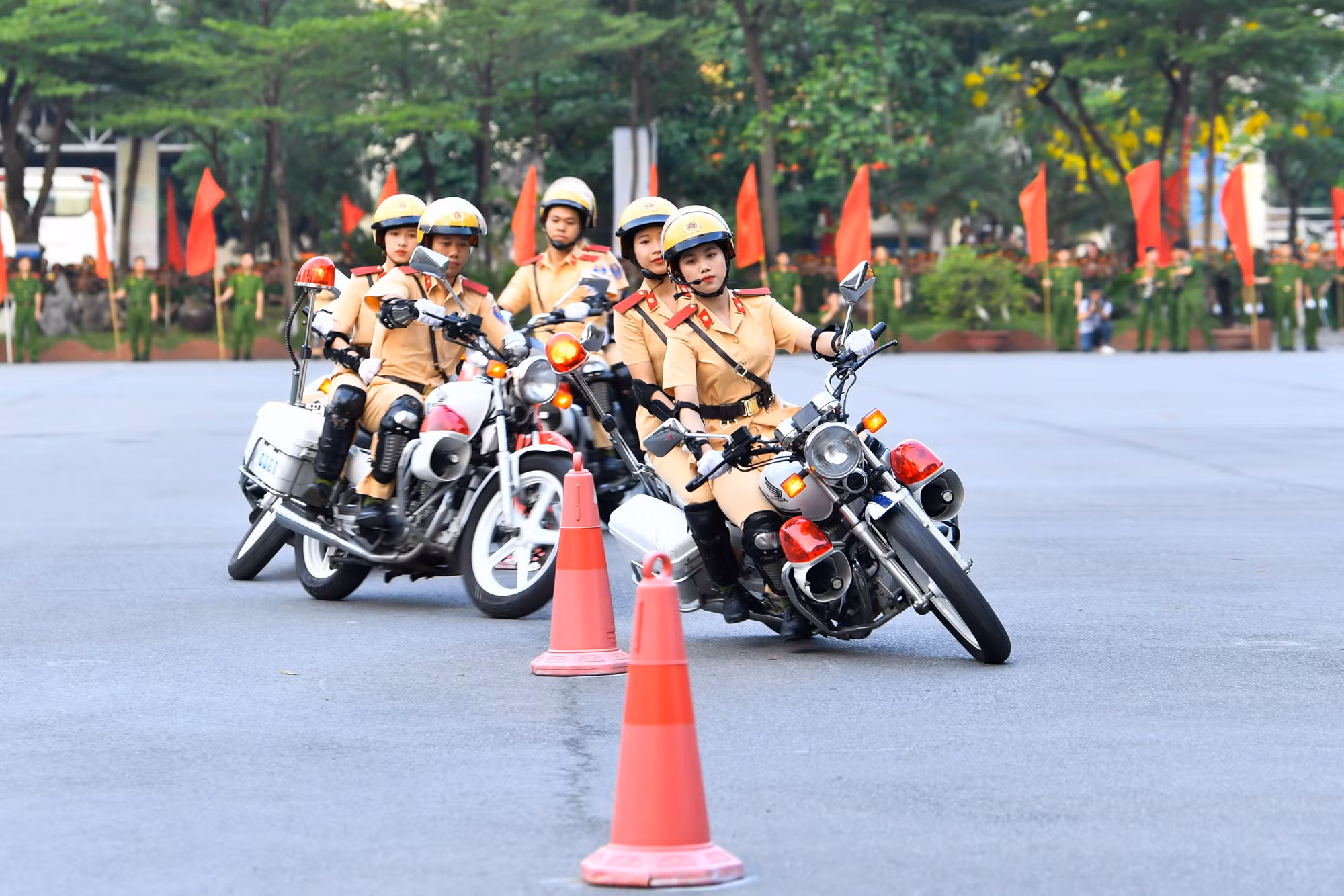 Tiết đó là màn biểu diễn lái xe mô tô của cán bộ, học viên Học viện Cảnh sát nhân dân tại lễ kỷ niệm.