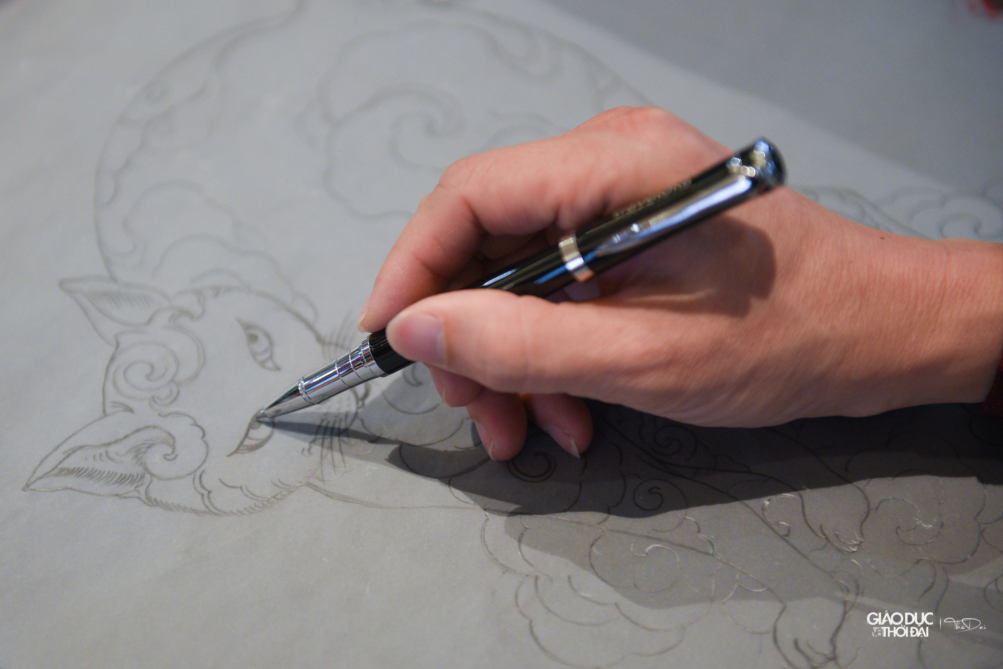 Tiếp nối sự thành công của Kỳ Linh Nhâm Dần 2022 cùng một số sản phẩm những năm trước đó, đội ngũ nghệ nhân của Làng gốm Bát Tràng đã chế tác ra bộ sưu tập Kỳ Linh của năm Qúy Mão 2023 để chào đón xuân mới.