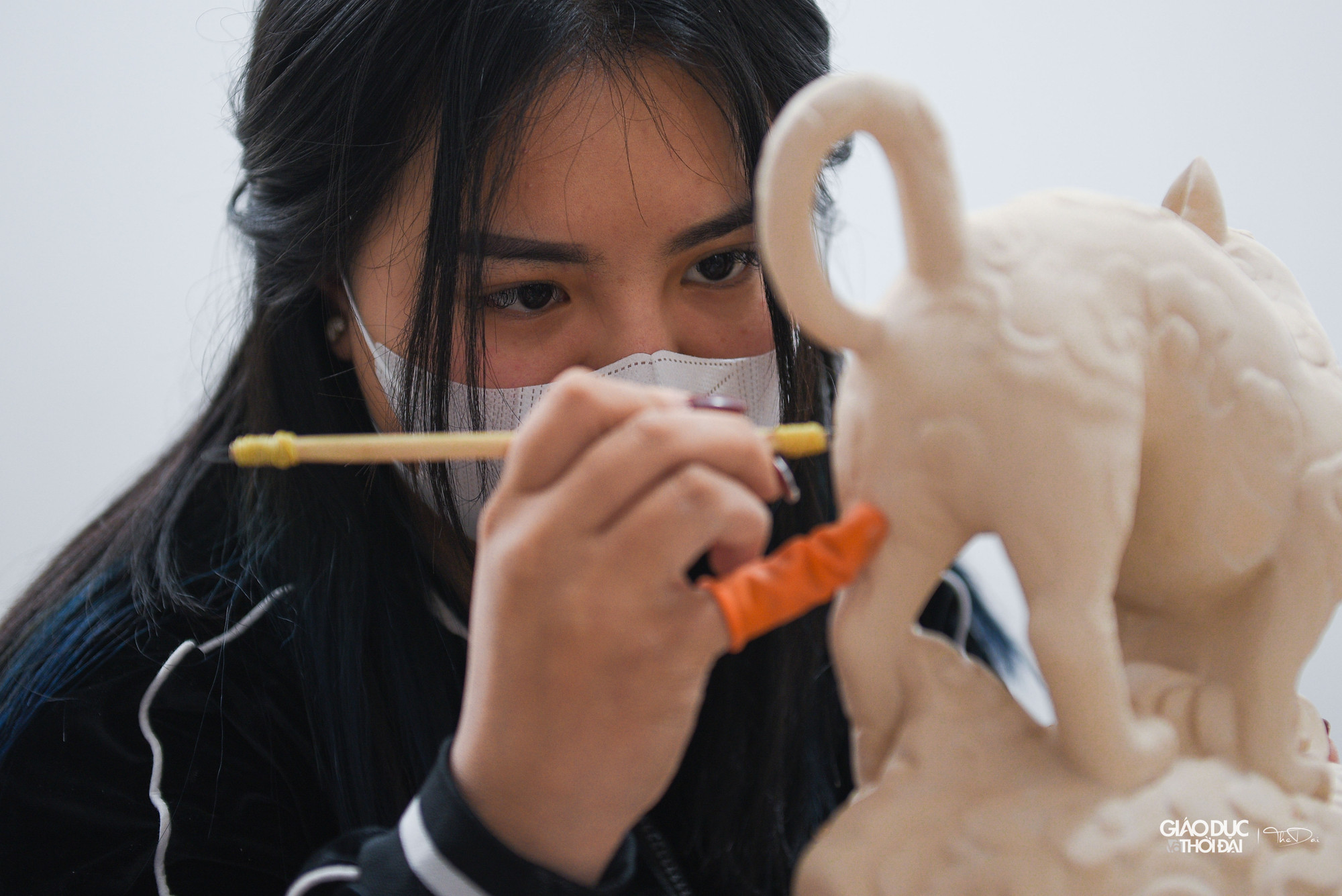 Để tạo hình Kỳ Linh Nhâm Dần với nhiều chi tiết khó đòi hỏi sự khéo léo, tỉ mỉ.