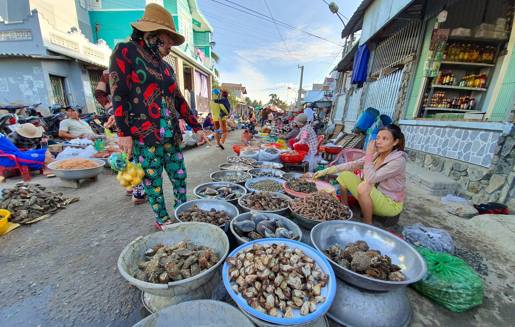 Chợ Nại luôn là cái tên được nhắc đến khi nói tới các khu chợ ở Ninh Thuận bởi hải sản đa dạng, tươi ngon và giá cả vừa phải.