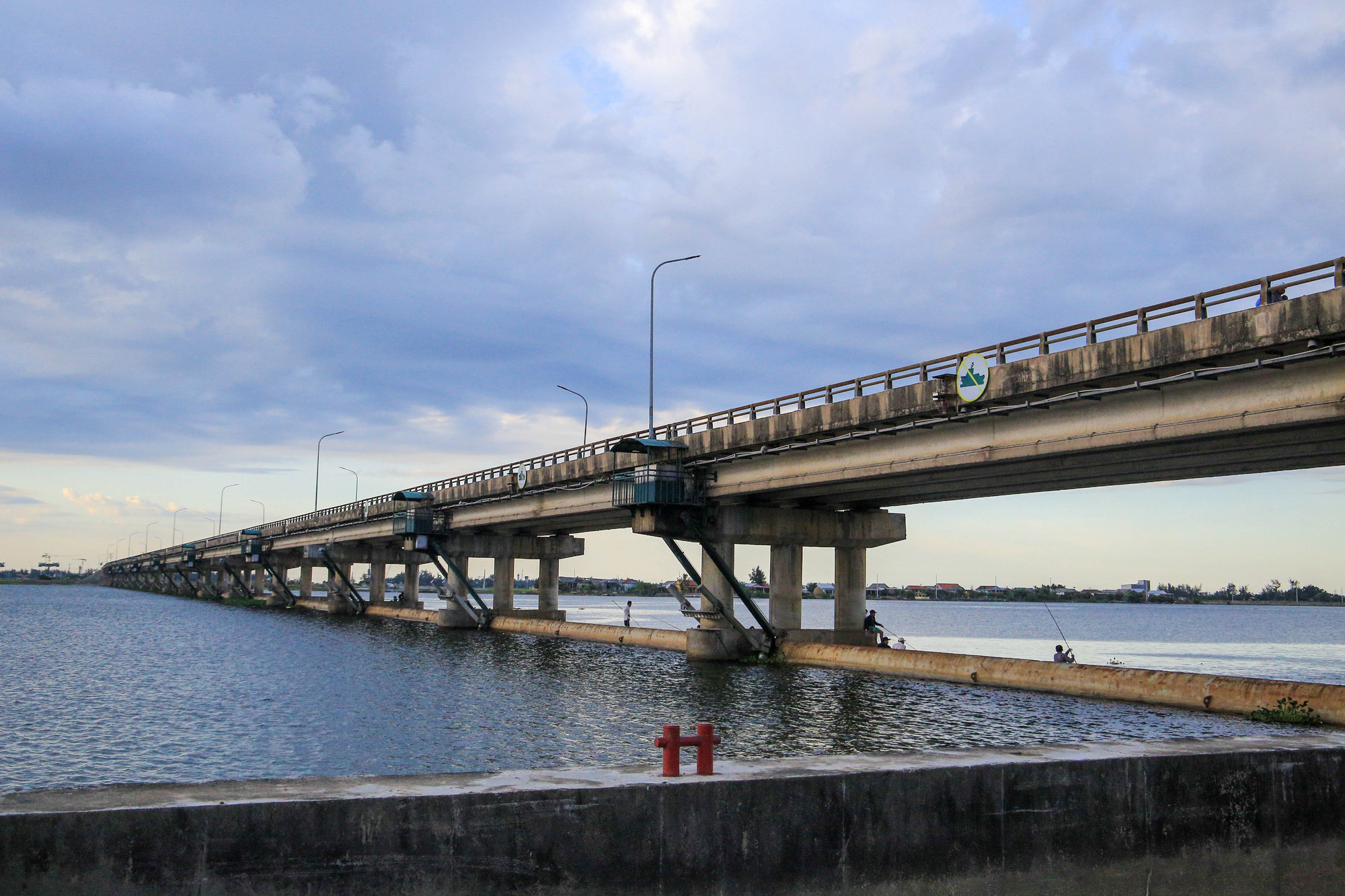 Đây được xem là công trình ngăn mặn giữ ngọt lớn nhất Đông Nam Á.