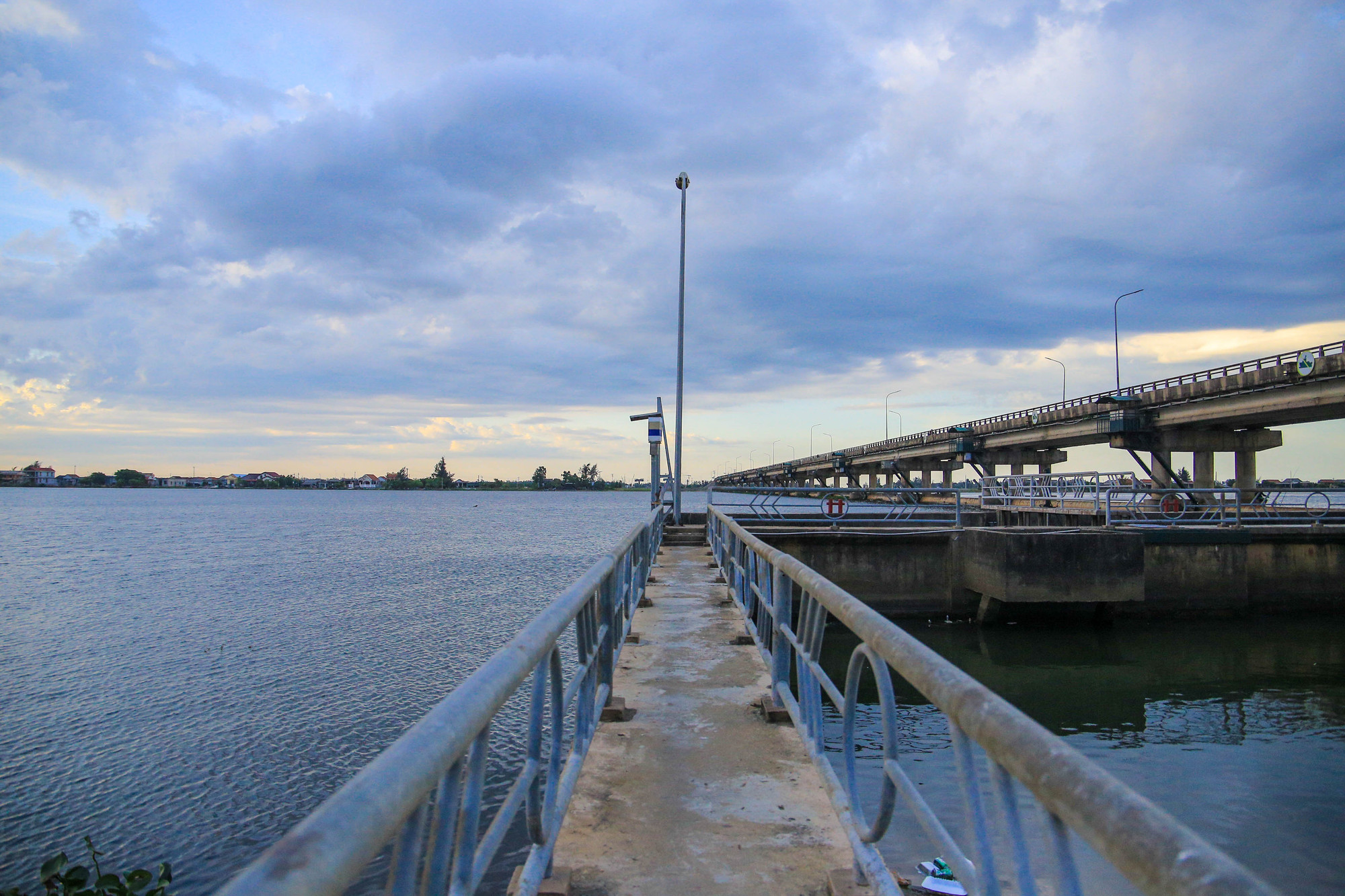 Ngoài ngăn mặn, giữ ngọt, đập Thảo Long còn phối hợp với các hồ thủy lợi Tả Trạch, hồ thủy điện Bình Điền thực hiện điều tiết, đảm bảo cung cấp đủ nước cho nông nghiệp, sinh hoạt cho toàn bộ vùng hạ du sông Hương.