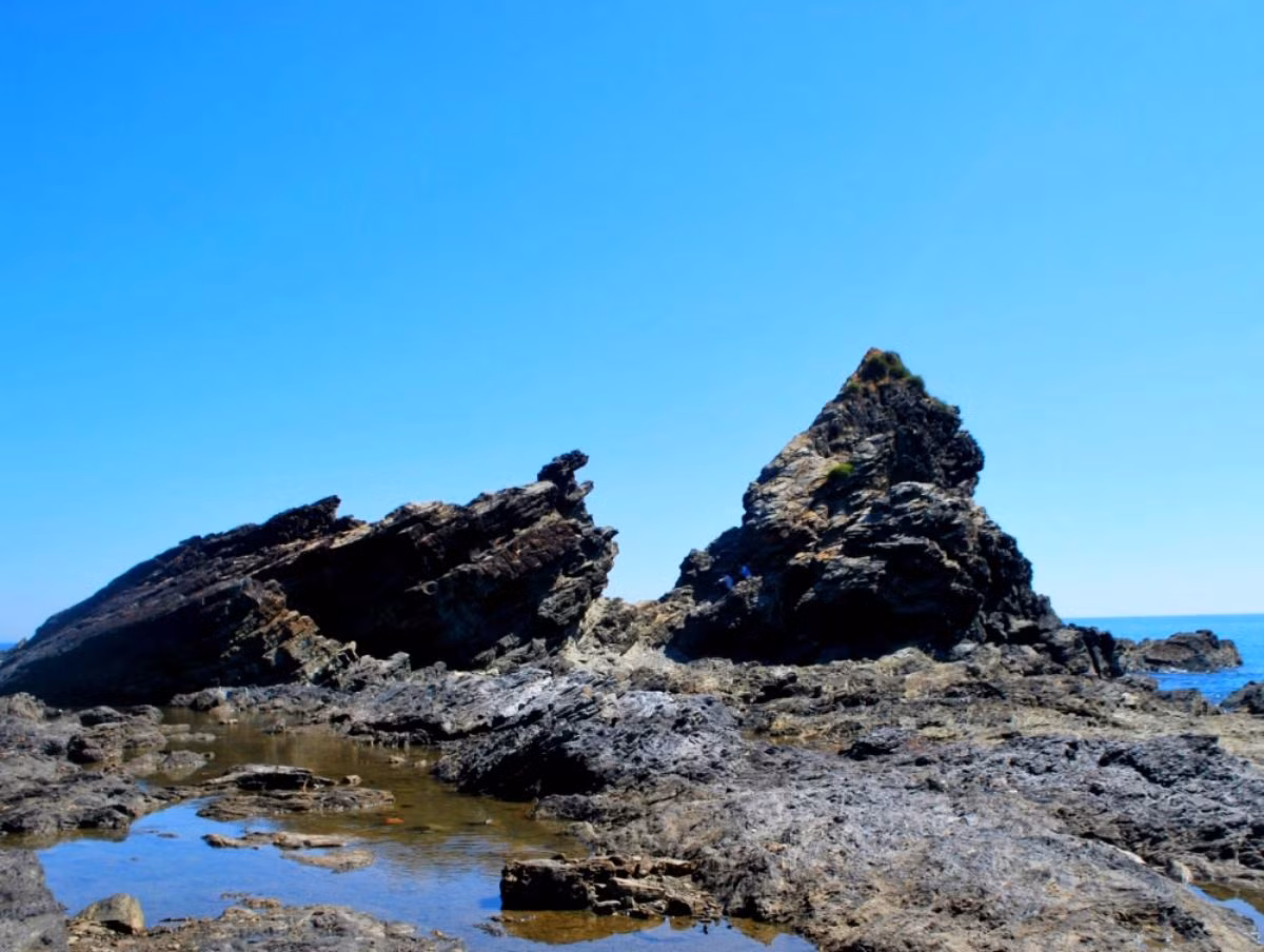 Ghềnh đá Bàn Than.